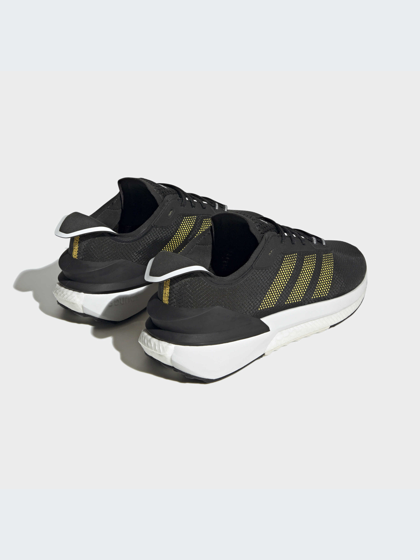 Кроссовки Adidas AVRYN модель HP5970-KZ Фото