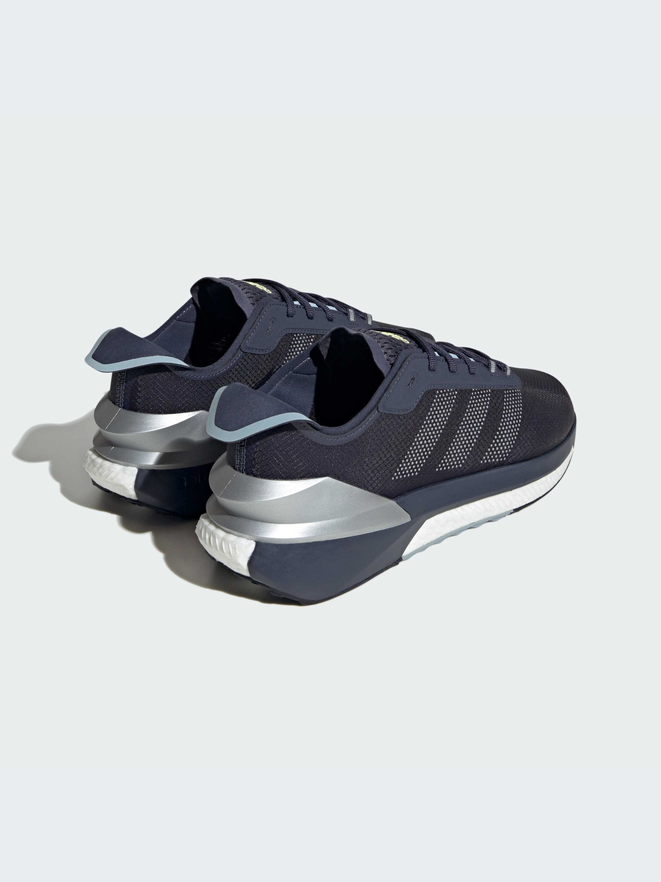 Кроссовки Adidas AVRYN модель IG2352-KZ Фото