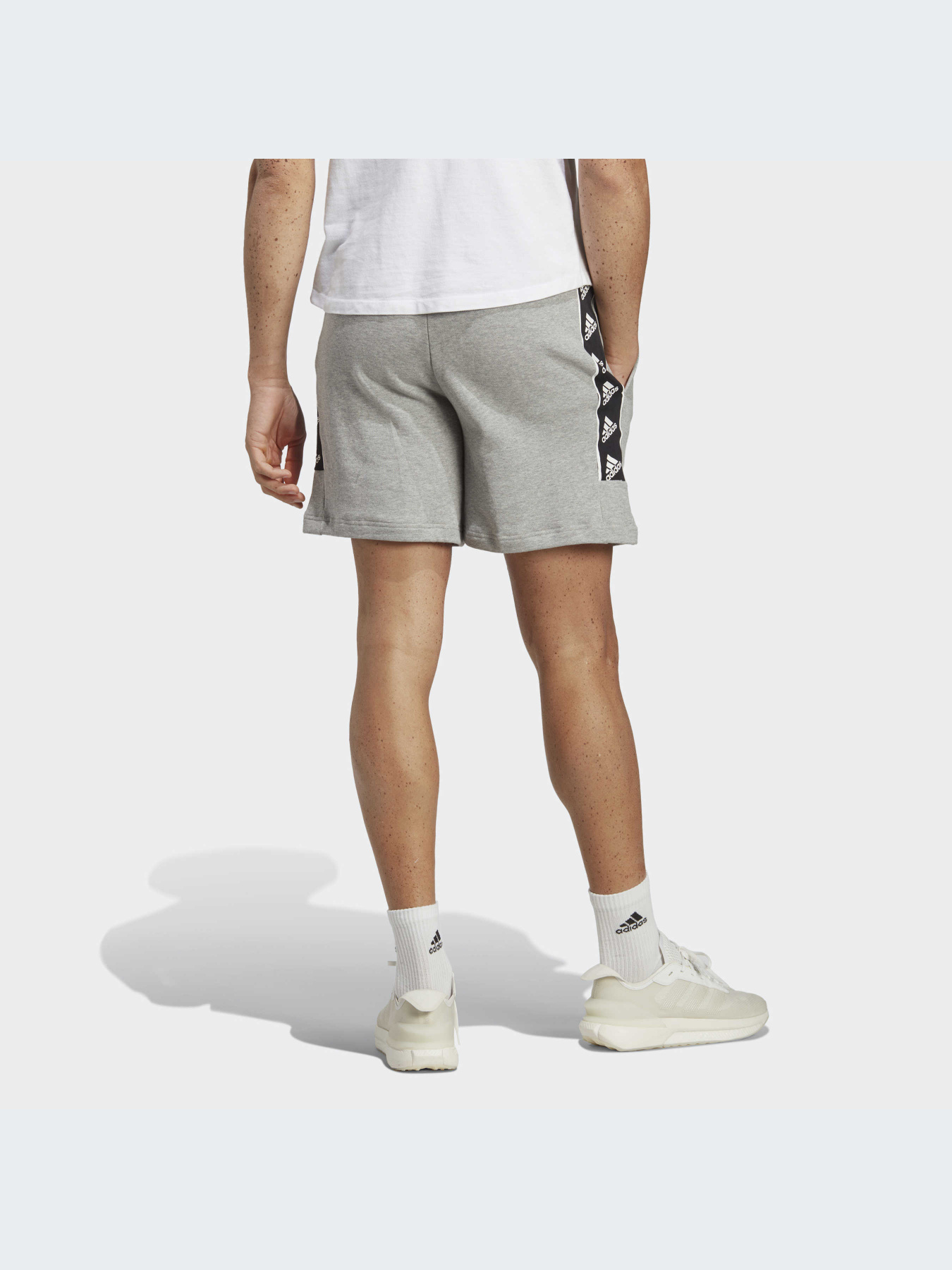 Шорты Adidas модель IC6820-KZ Фото