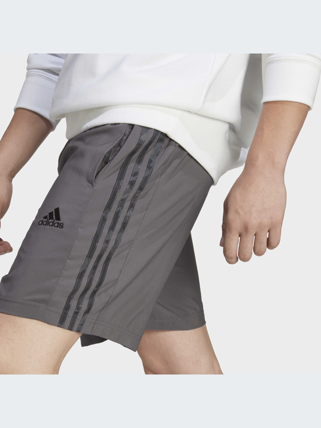 Шорты Adidas модель IC1494-KZ Фото