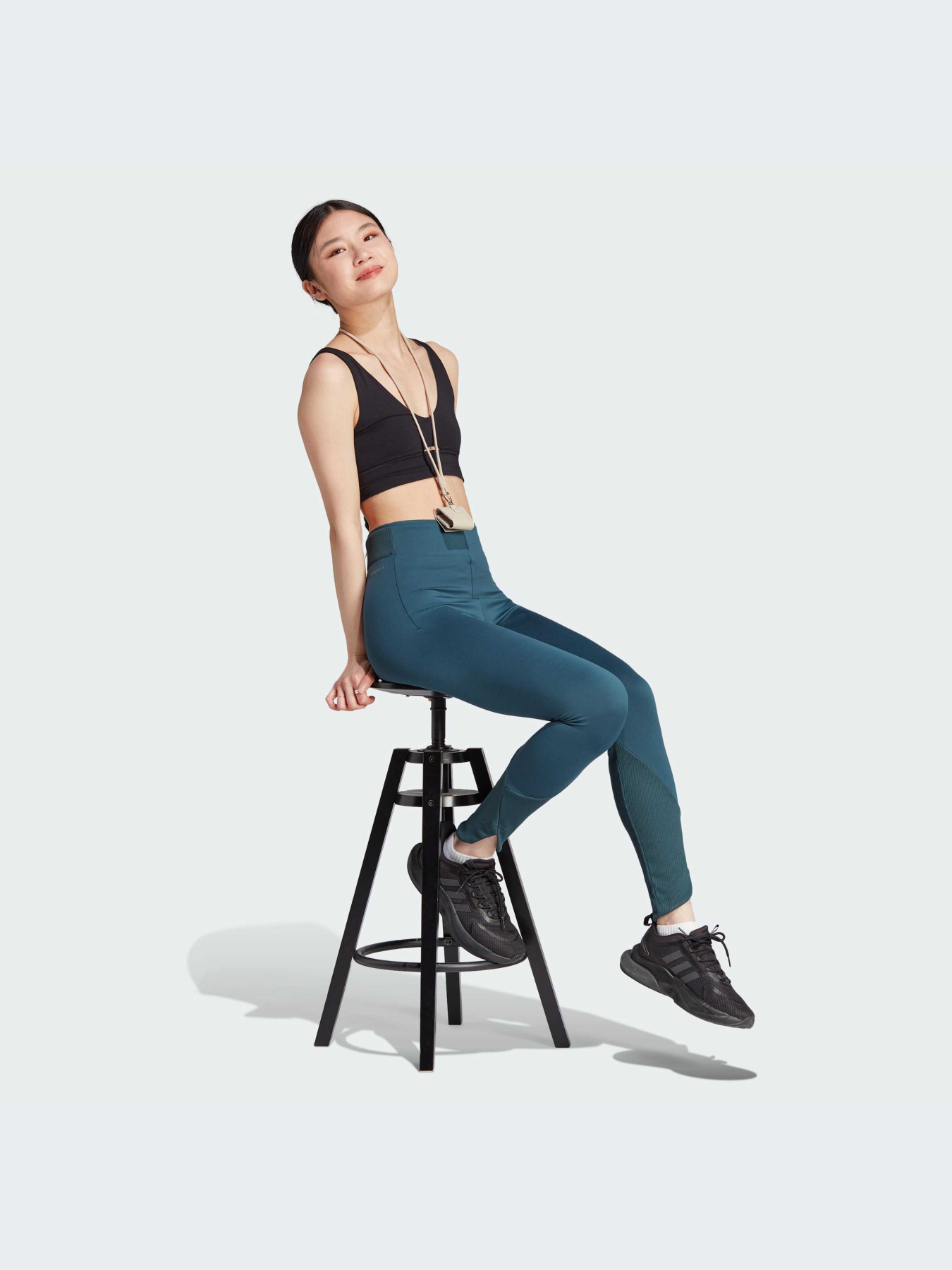 Брюки Adidas ZNE модель IM4941-KZ Фото