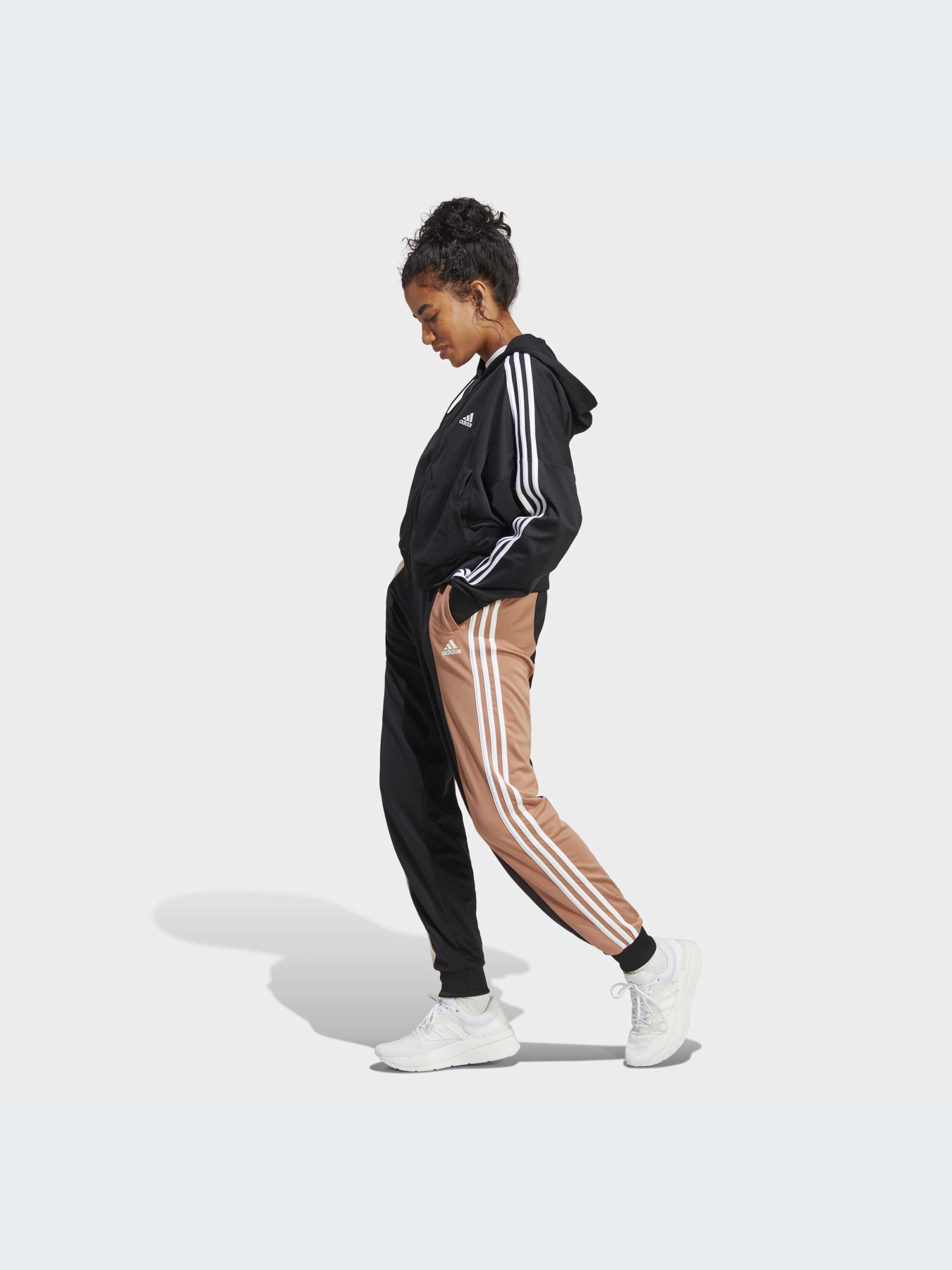 Костюмы Adidas модель IC0396-KZ Фото