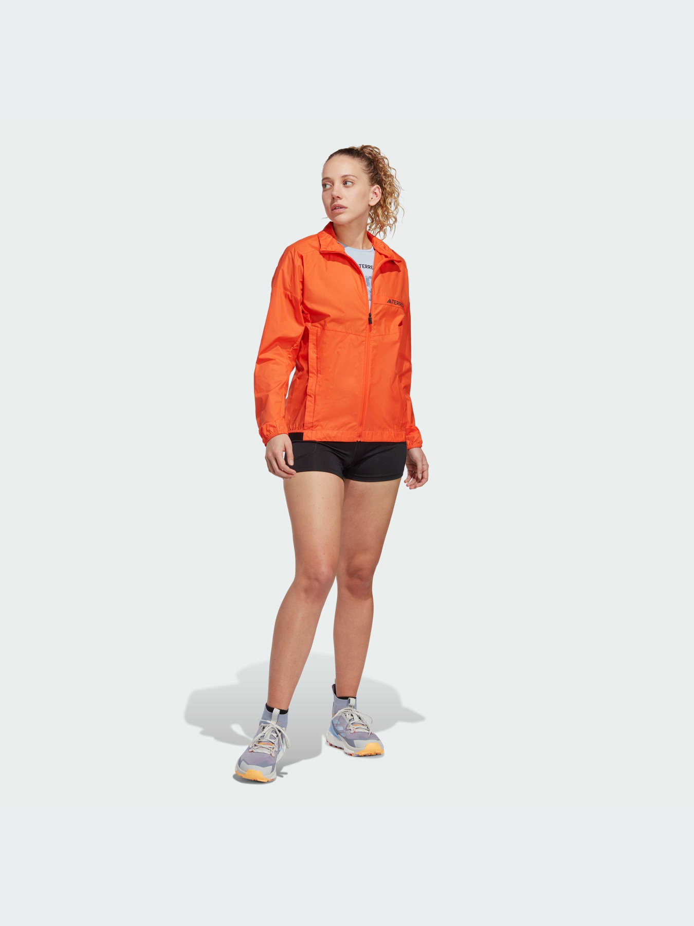 Куртки и дубленки Adidas модель HZ4237-KZ Фото