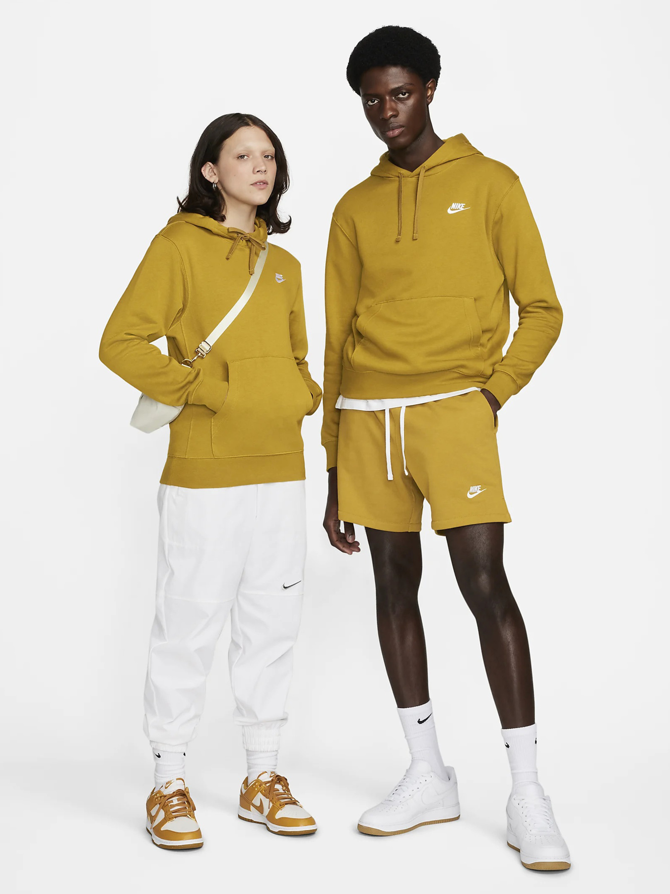 Худи и свитшоты NIKE модель BV2654-716 Фото