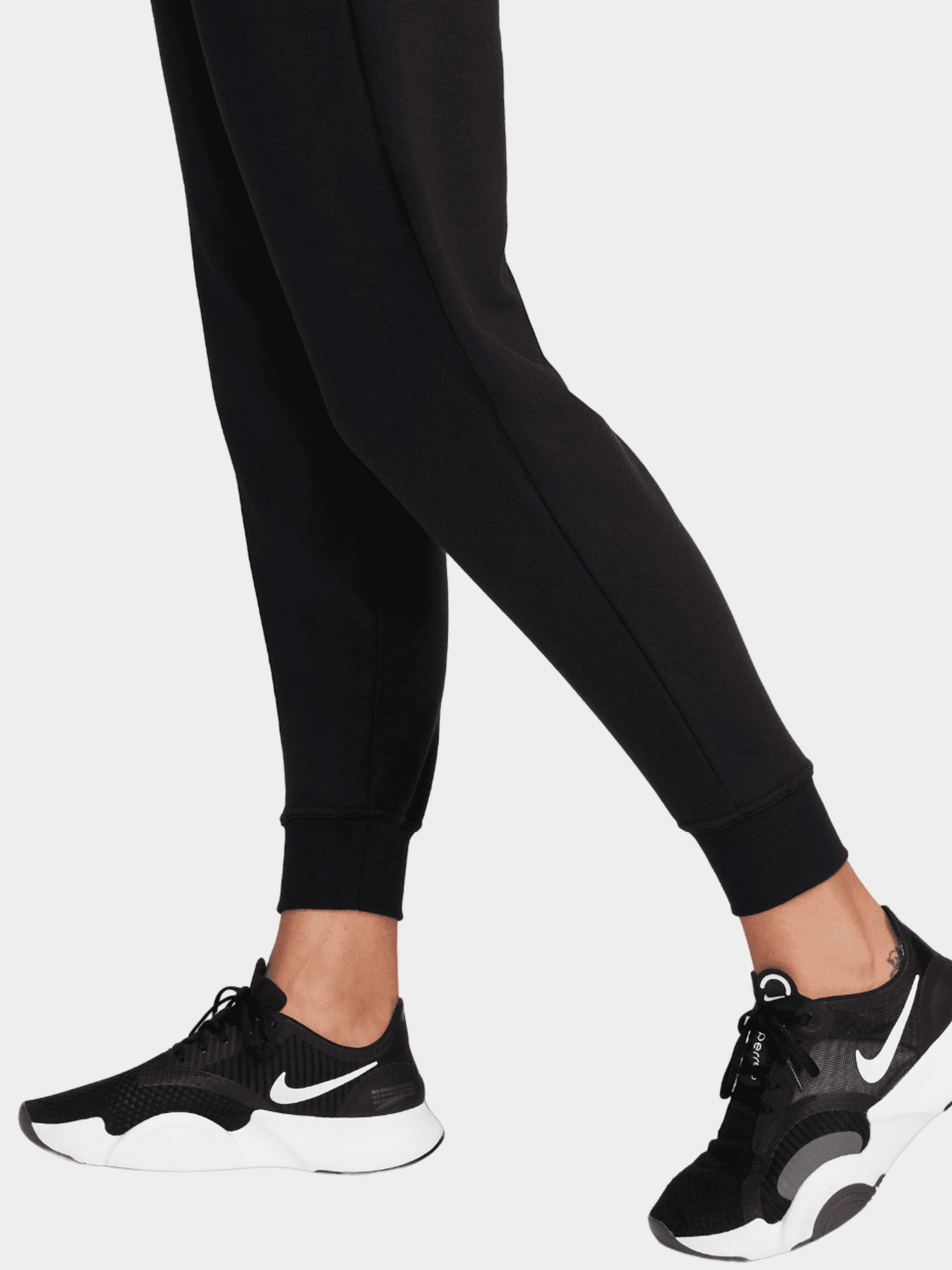 Брюки NIKE модель FB5434-010 Фото
