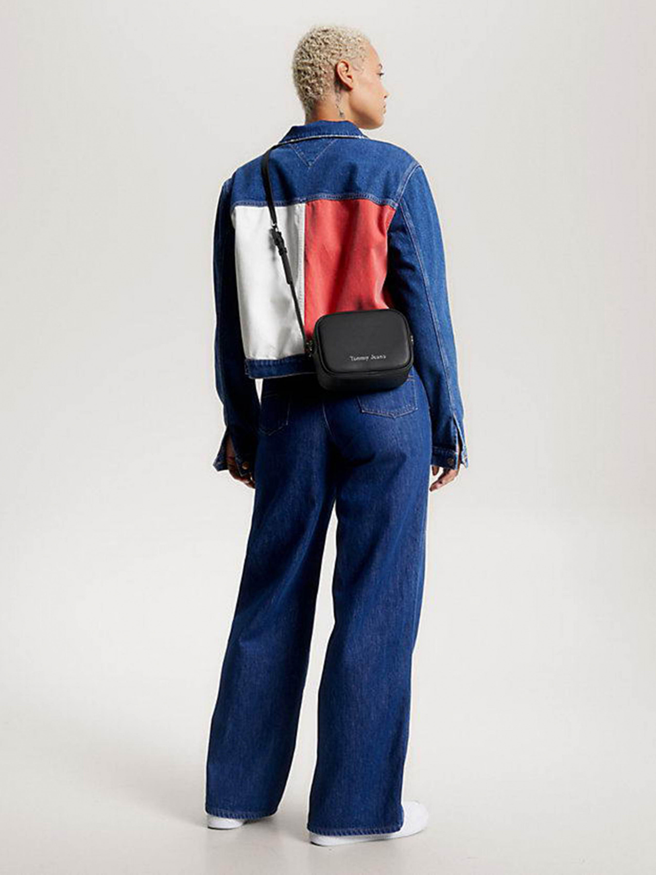 Сумки Tommy Hilfiger модель AW0AW15420-BDS Фото