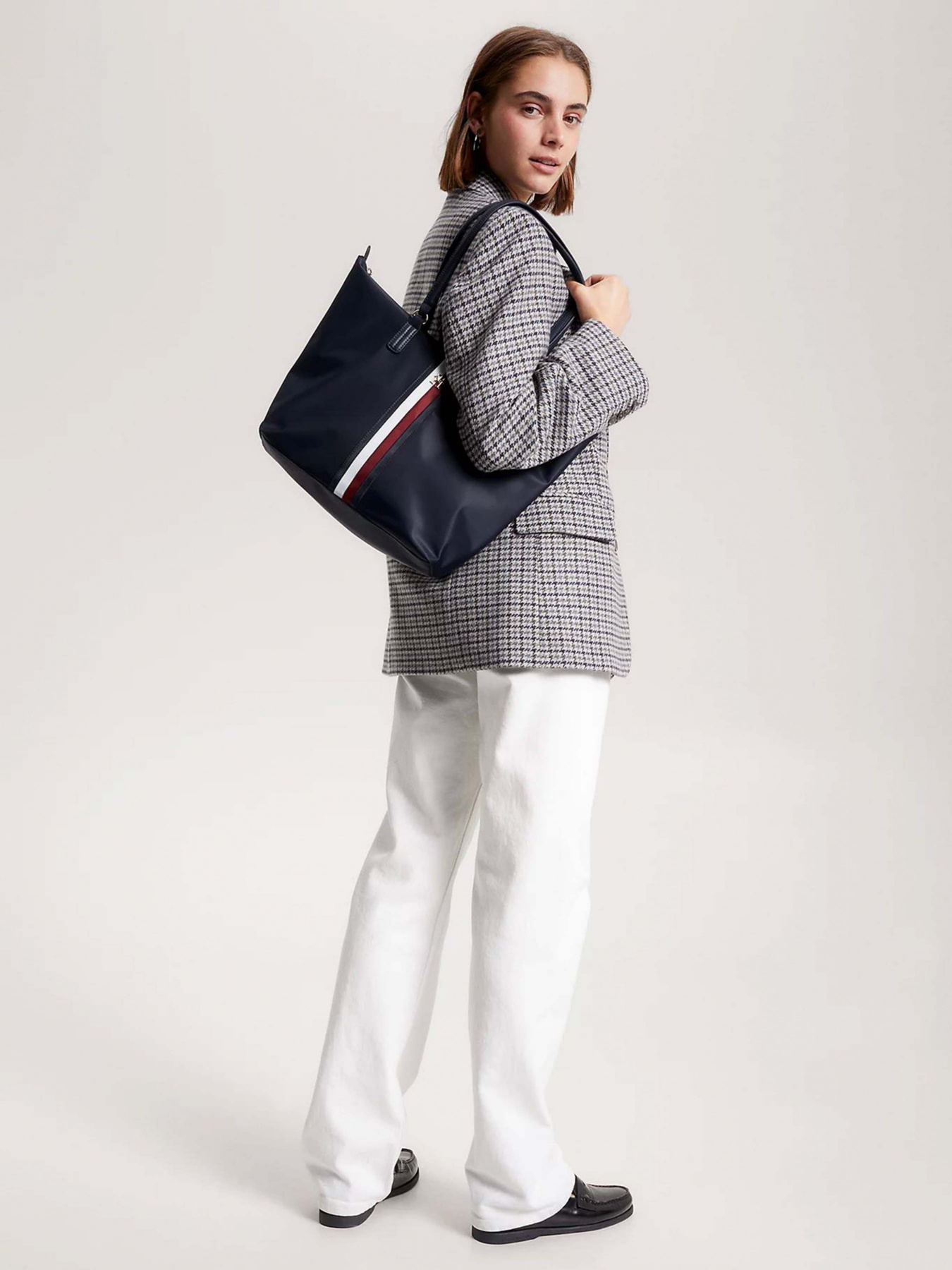 Сумки Tommy Hilfiger модель AW0AW15896-DW6 Фото