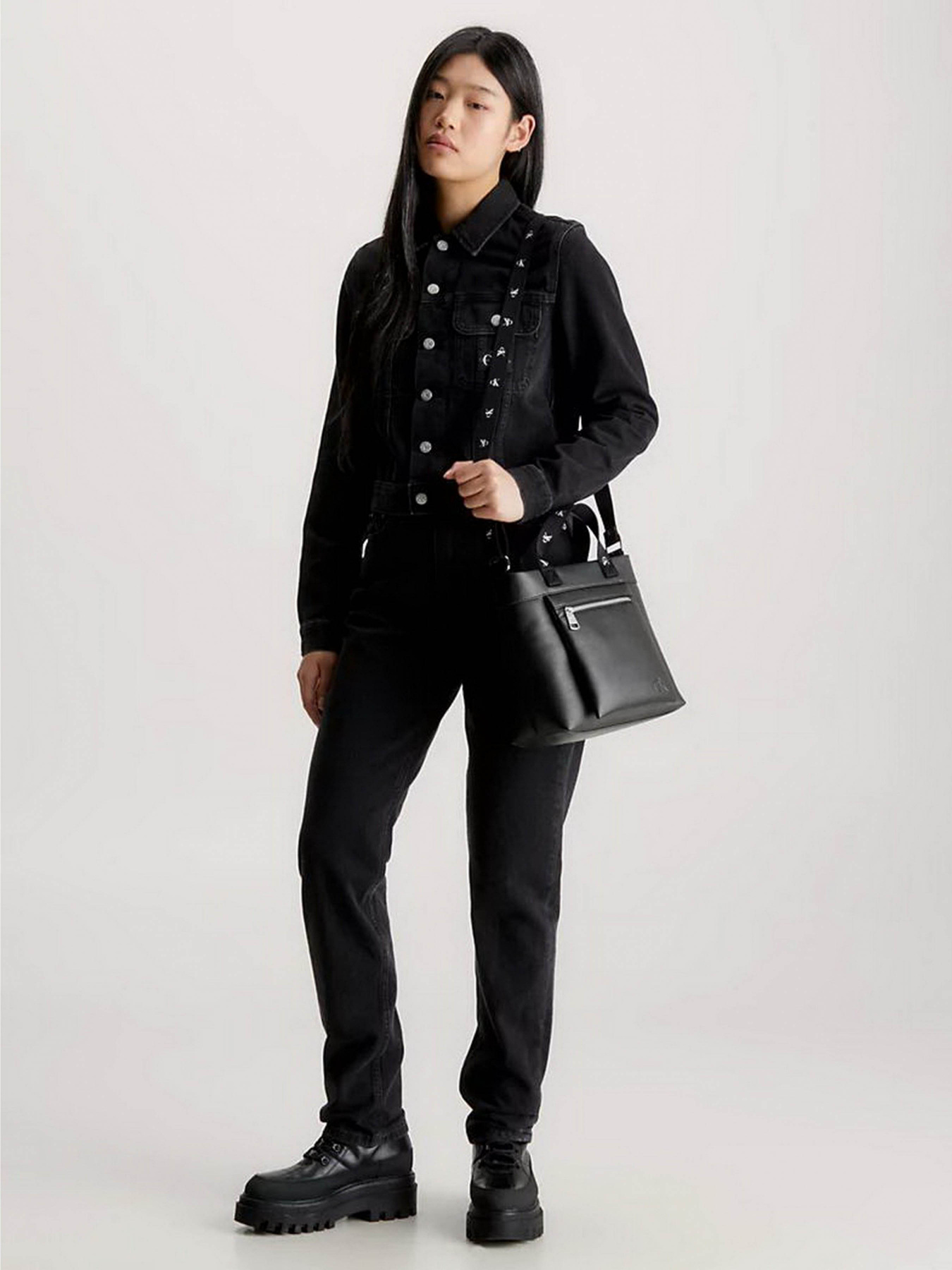 Сумки Calvin Klein модель K60K611194-BDS Фото