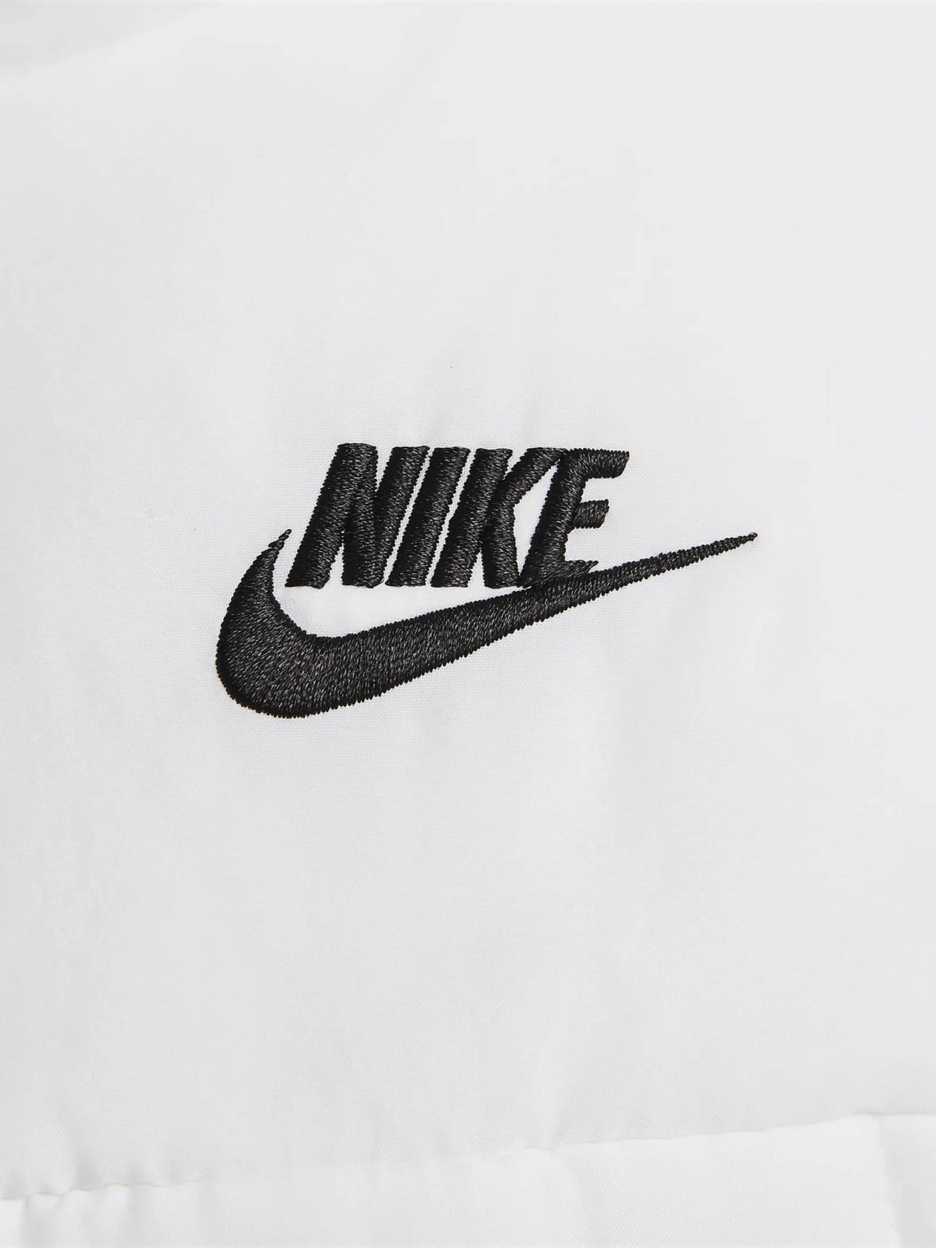 Куртки и дубленки NIKE модель FB7672-100 Фото
