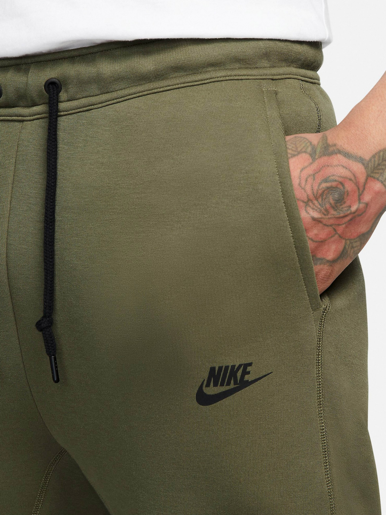Брюки NIKE модель FB8002-222 Фото