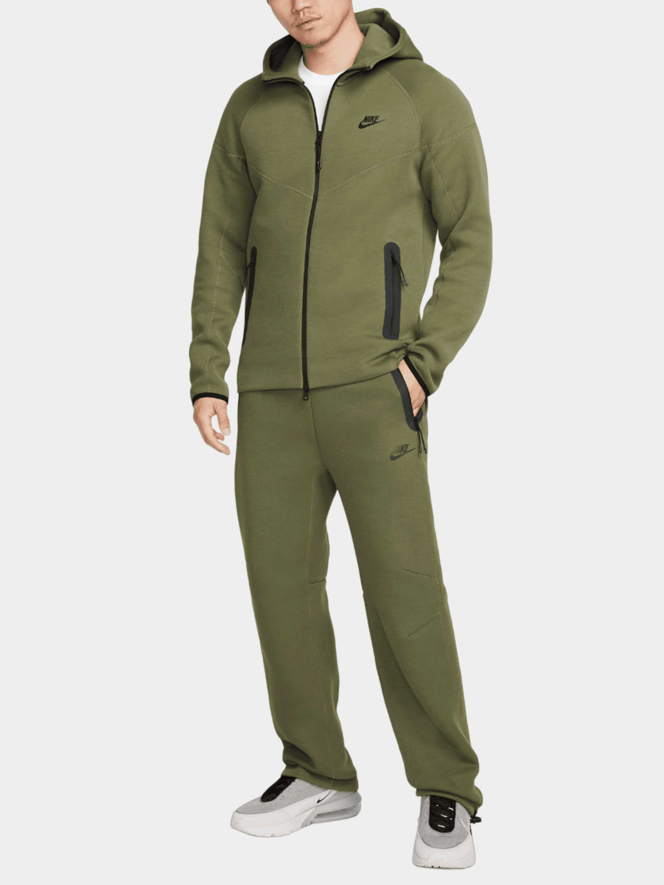 Брюки NIKE модель FB8012-222 Фото
