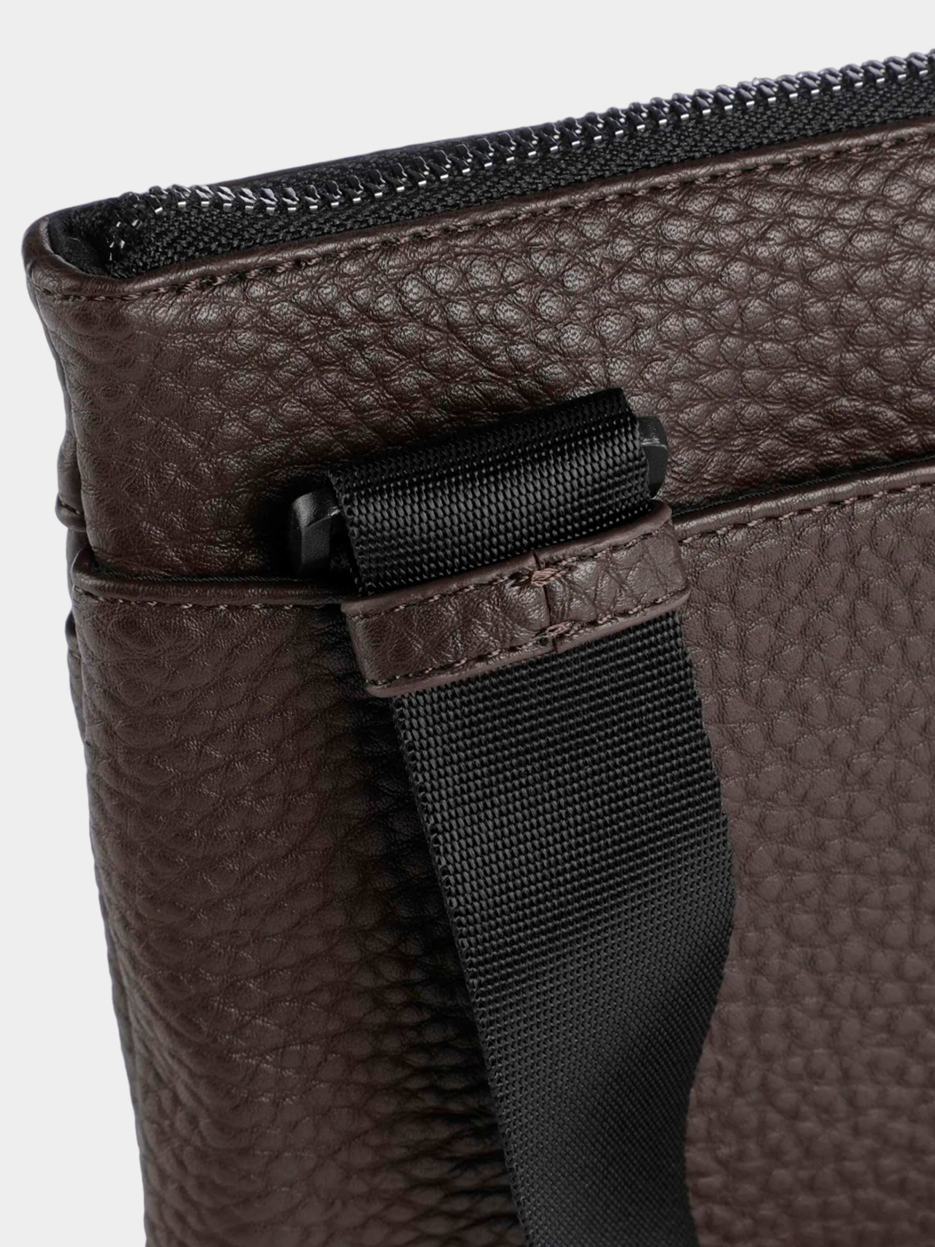 Сумки Armani Exchange модель 952137-2F882-07054 Фото