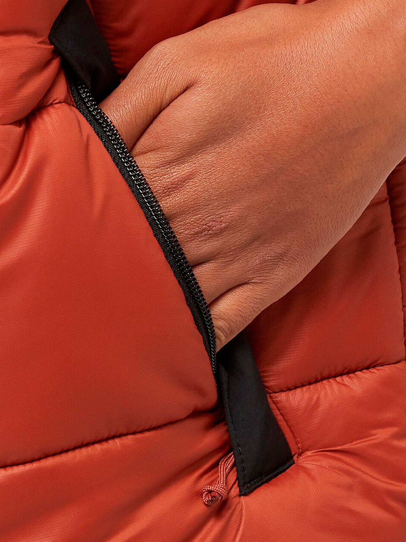 Куртки и дубленки The North Face модель NF0A4QZ4WEW1 Фото
