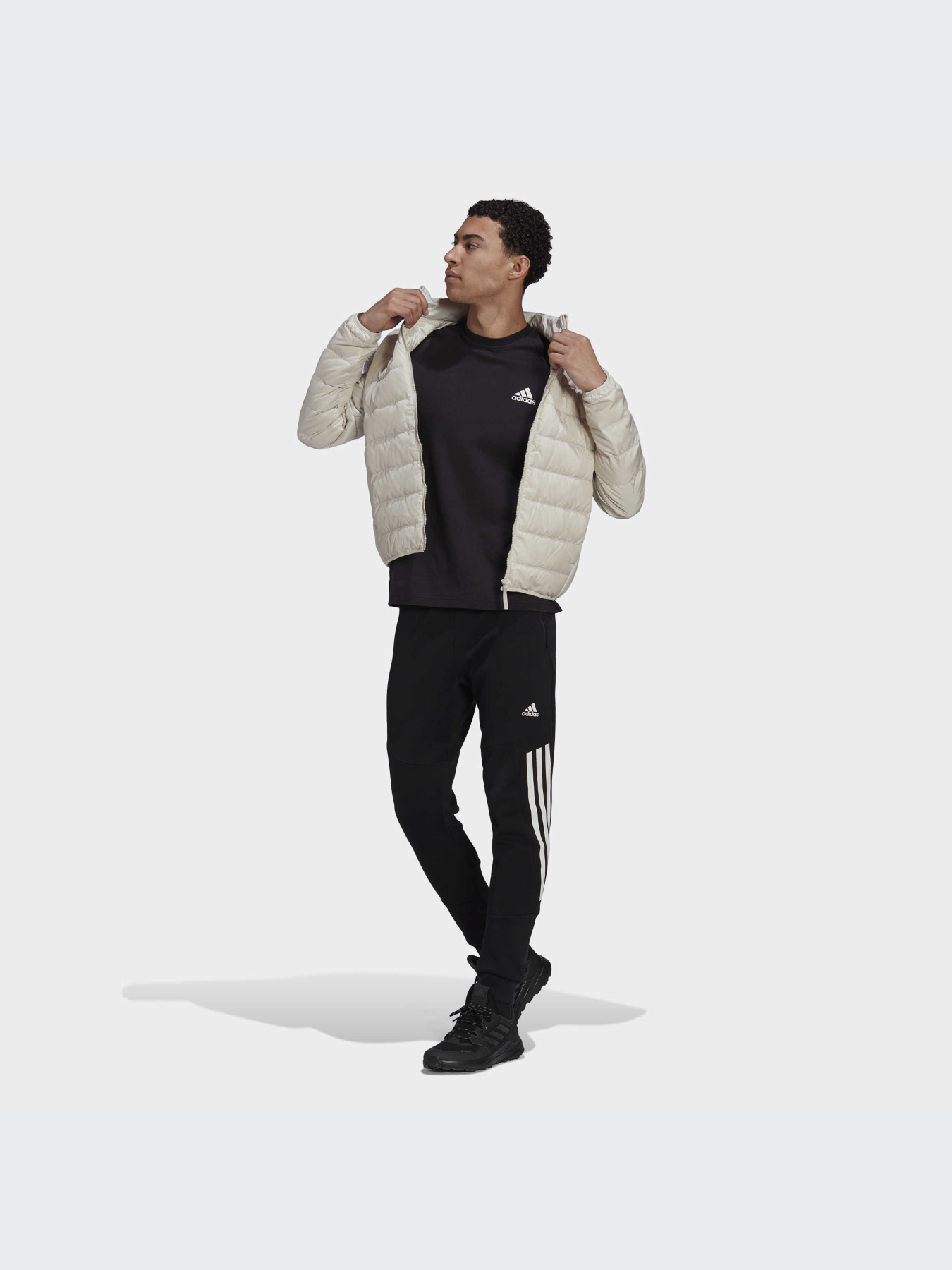 Куртки и дубленки Adidas модель HK4647-KZ Фото