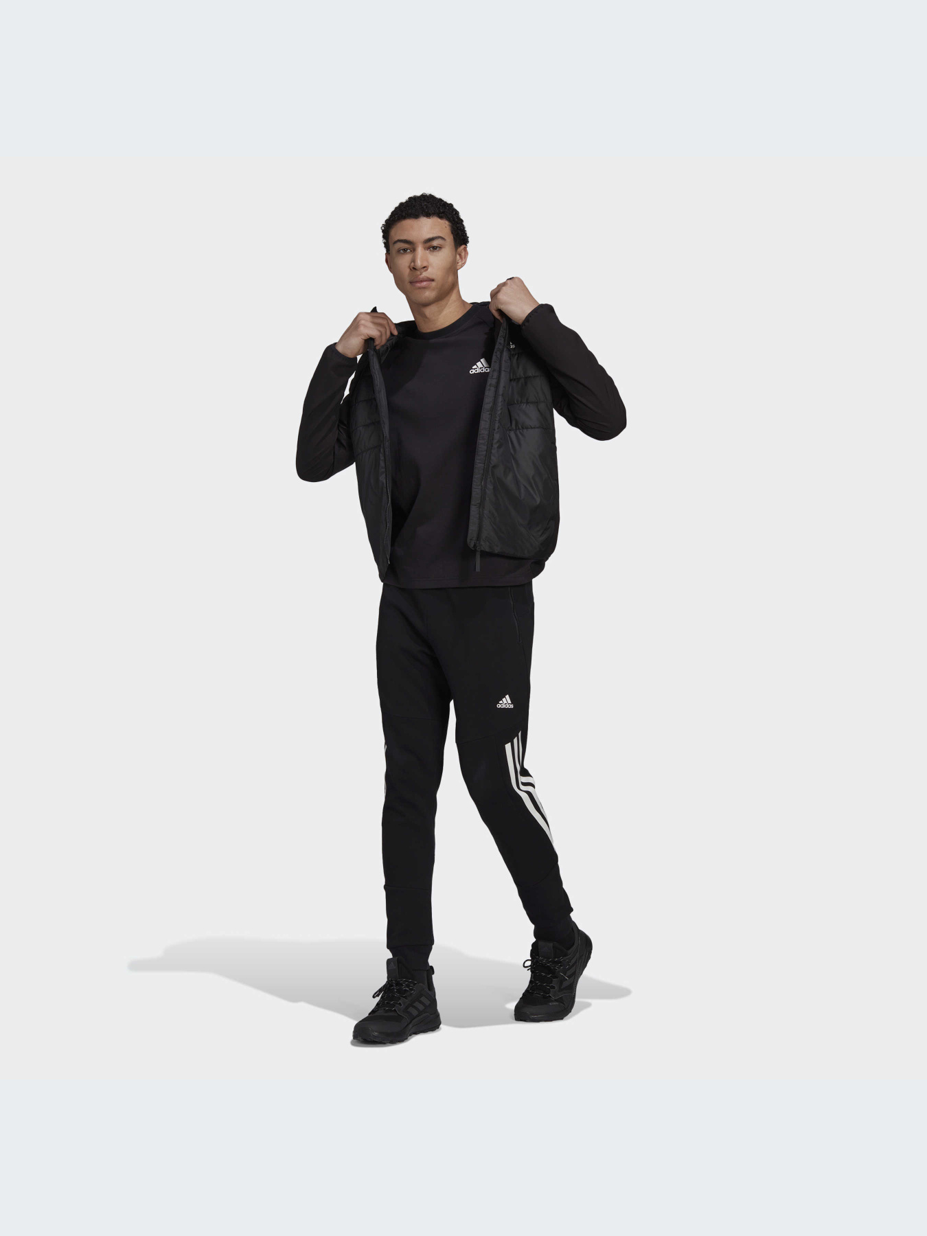 Куртки и дубленки Adidas модель HD5963-KZ Фото