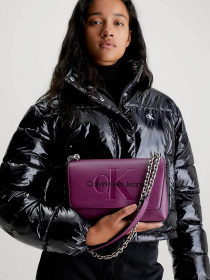 Сумки Calvin Klein модель K60K607198-VAC Фото