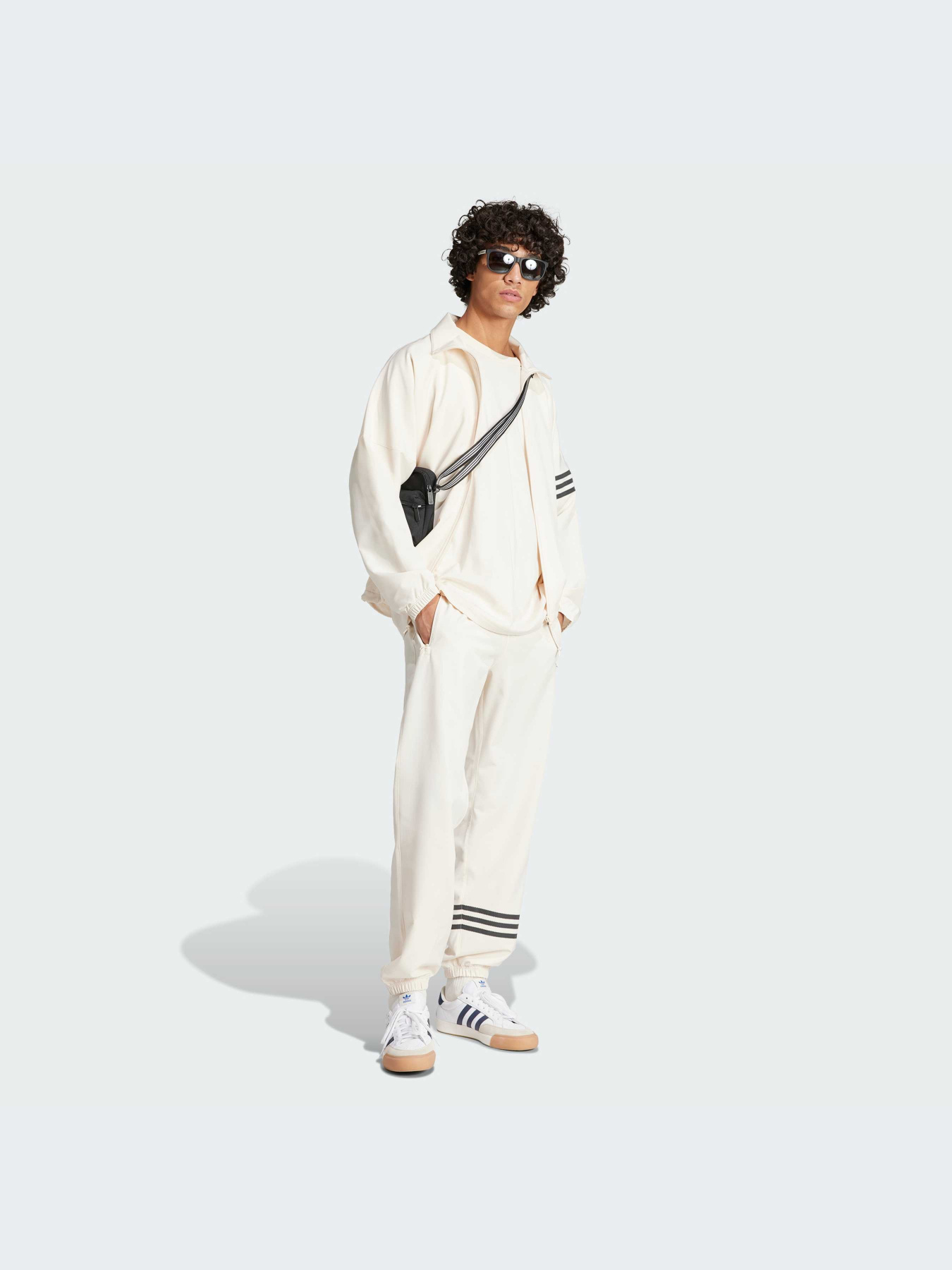Худи и свитшоты Adidas модель IV5355-KZ Худи и свитшоты Adidas модель IV5355-KZ Фото