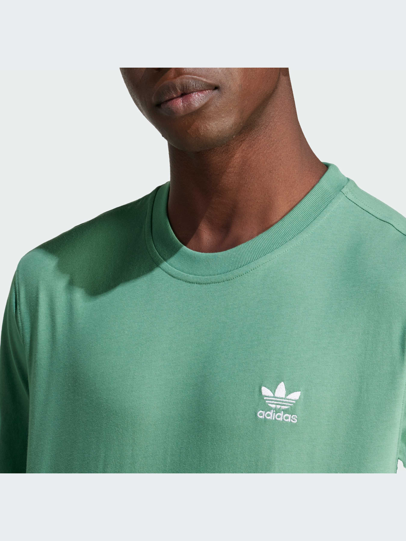 Футболки и поло Adidas Trefoil модель IN0671-KZ Футболки и поло Adidas Trefoil модель IN0671-KZ Фото