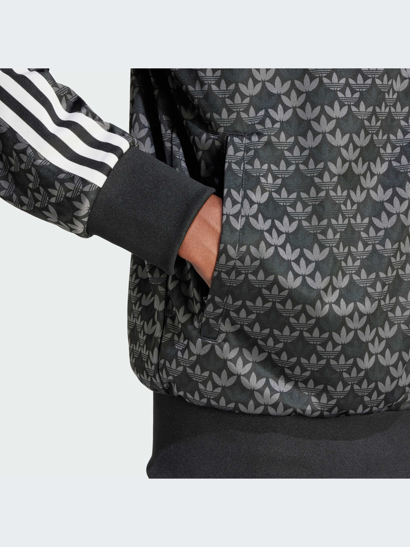 Худи и свитшоты Adidas Graphics модель IS0218-KZ Худи и свитшоты Adidas Graphics модель IS0218-KZ Фото