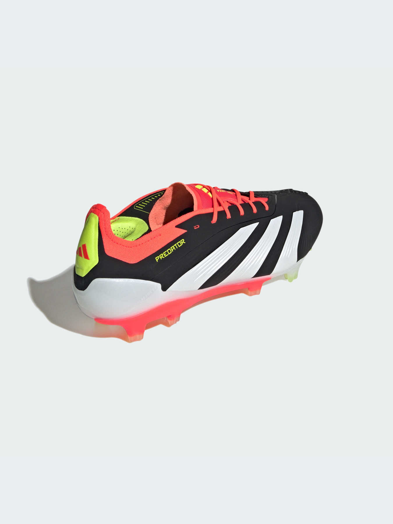 Кроссовки Adidas Predator модель IE1802-KZ Фото