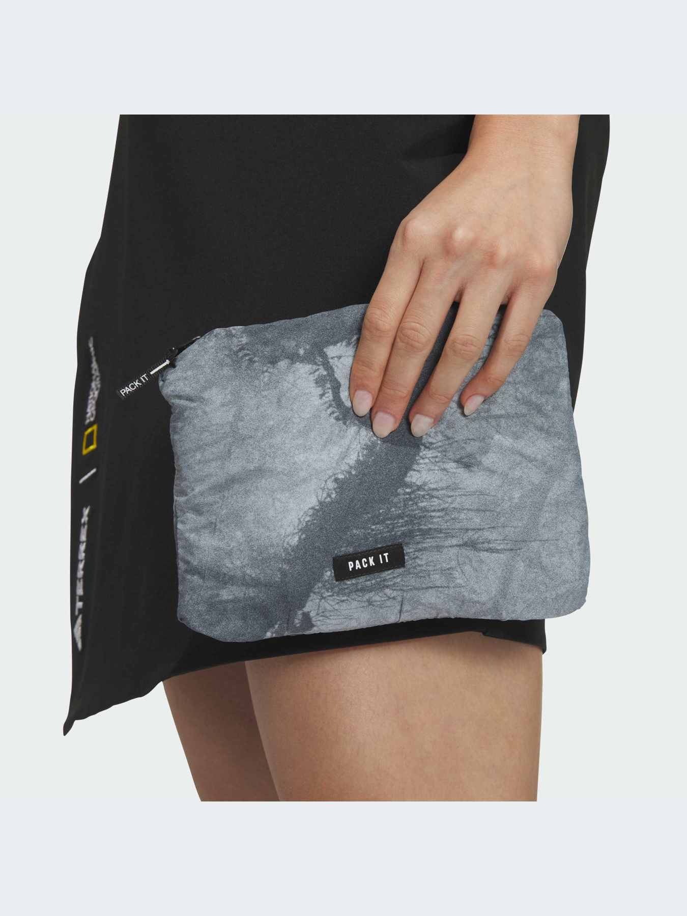 Куртки и дубленки Adidas модель IS9505-KZ Фото
