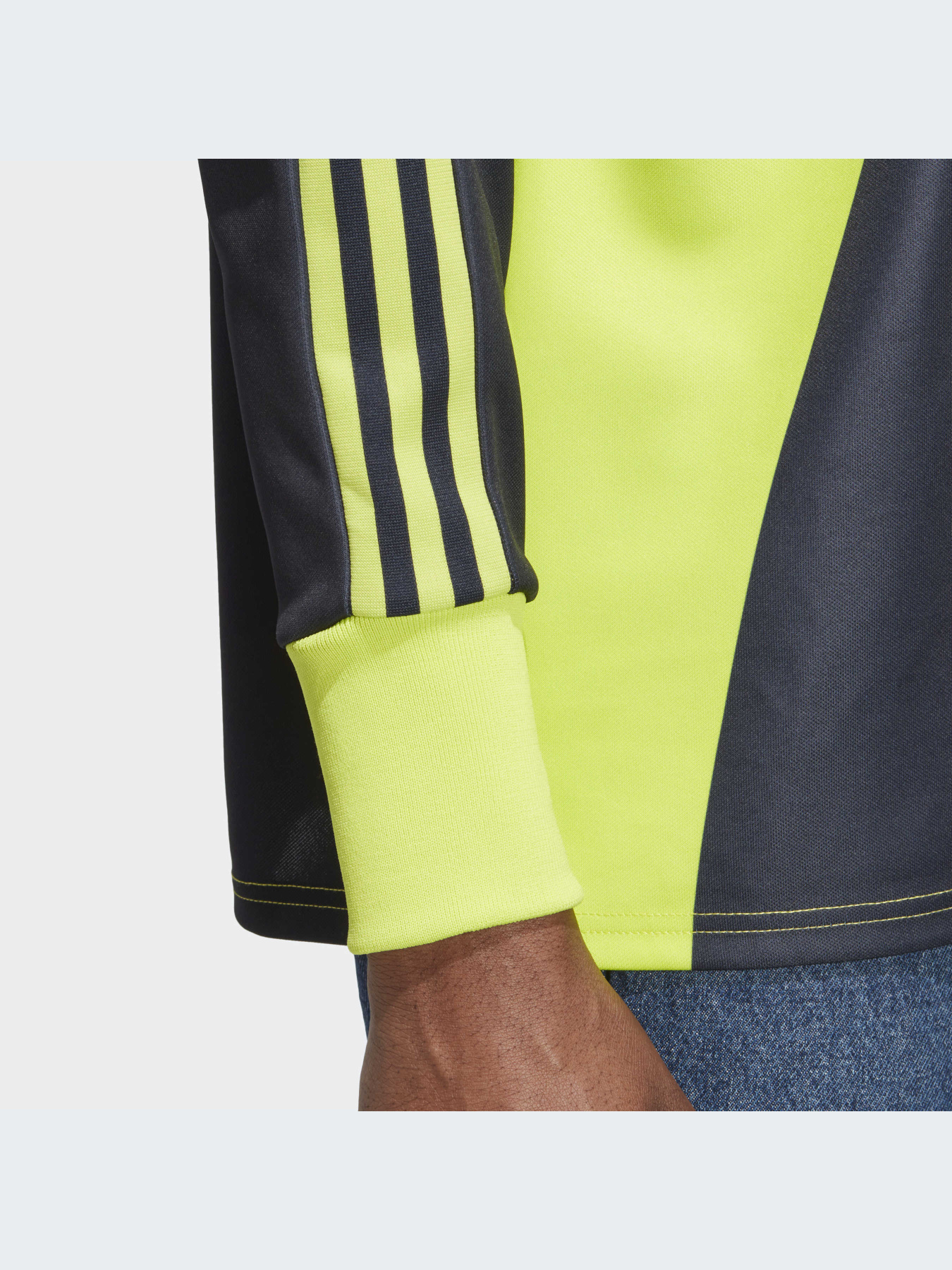Худи и свитшоты Adidas модель HT6450-KZ Худи и свитшоты Adidas модель HT6450-KZ Фото