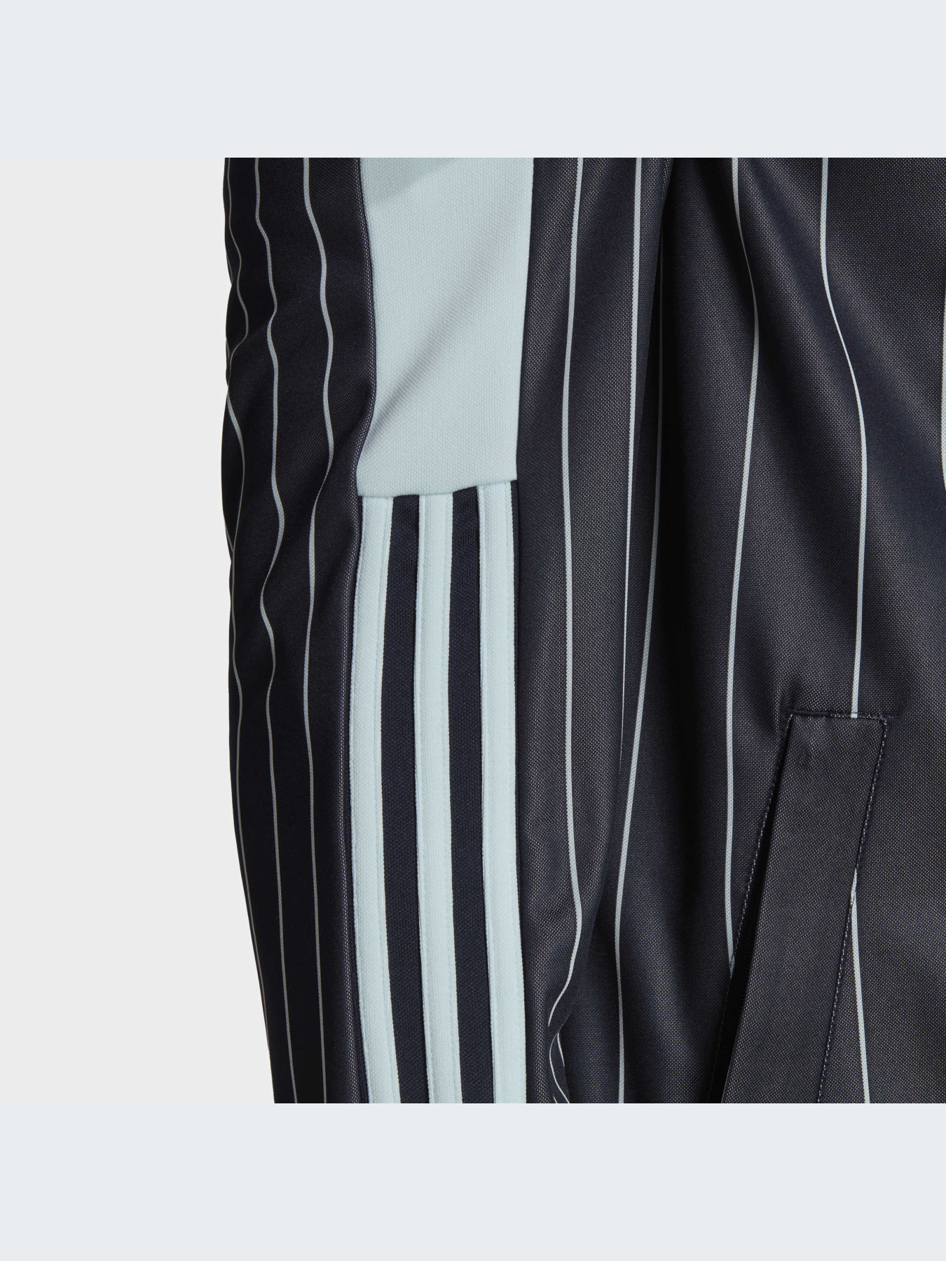 Худи и свитшоты Adidas Tiro модель HC1307-KZ Фото
