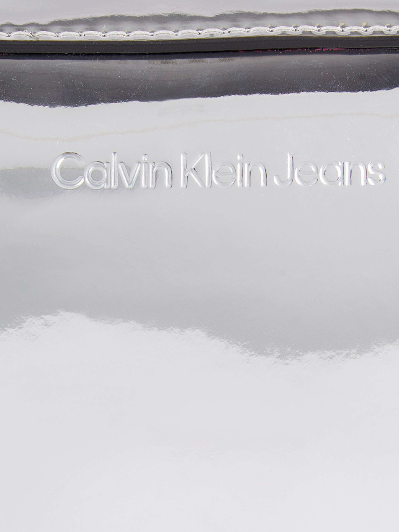 Сумки Calvin Klein модель K60K611858-0IM Фото