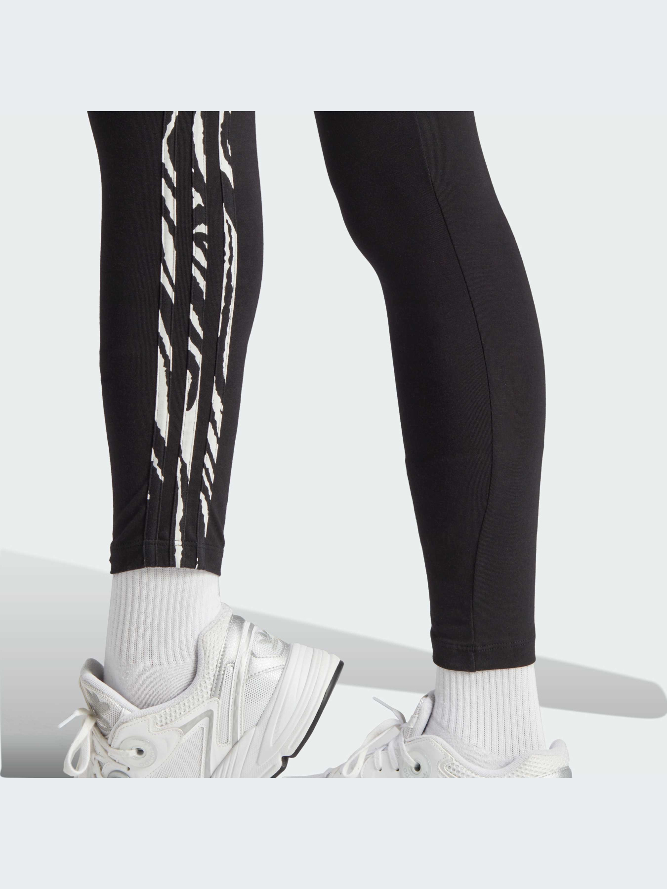 Брюки Adidas Graphics модель IJ7782-KZ Фото