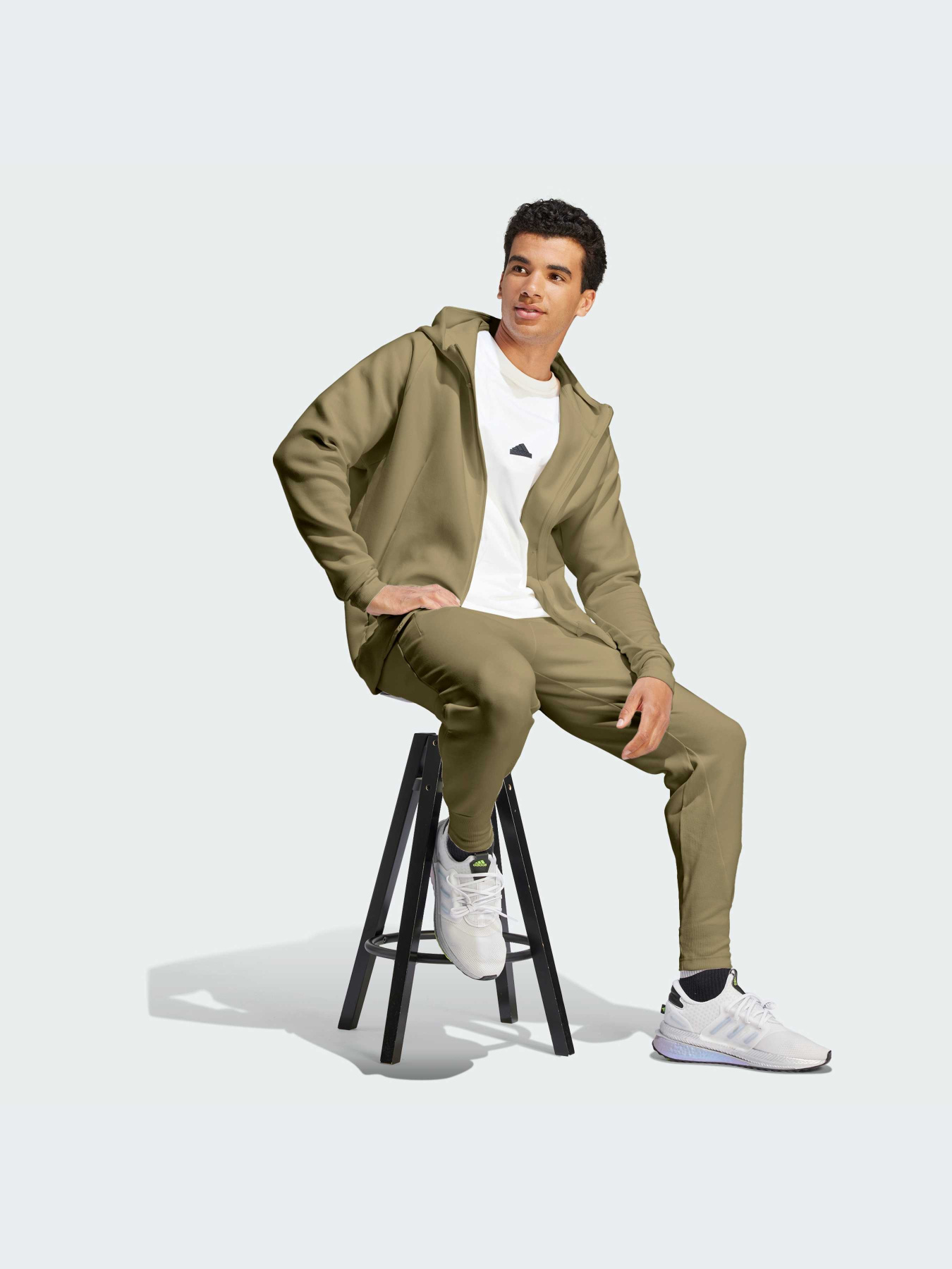 Худи и свитшоты Adidas ZNE модель IN5090-KZ Фото
