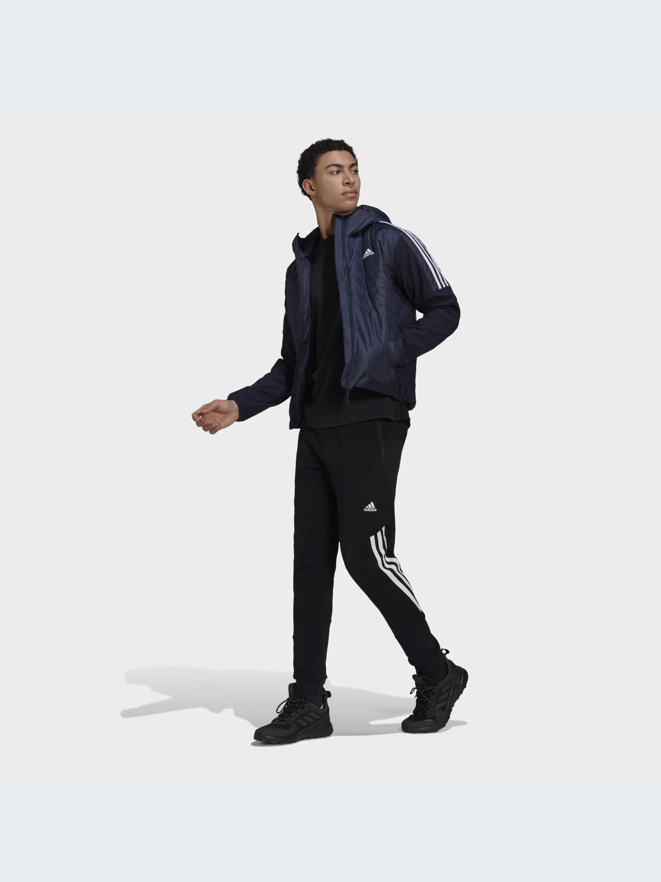Куртки и дубленки Adidas модель HK4635-KZ Фото