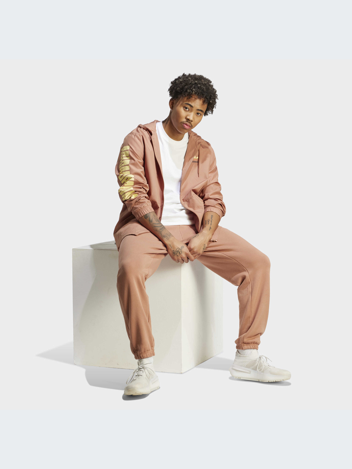 Куртки и дубленки Adidas модель IC8868-KZ Фото