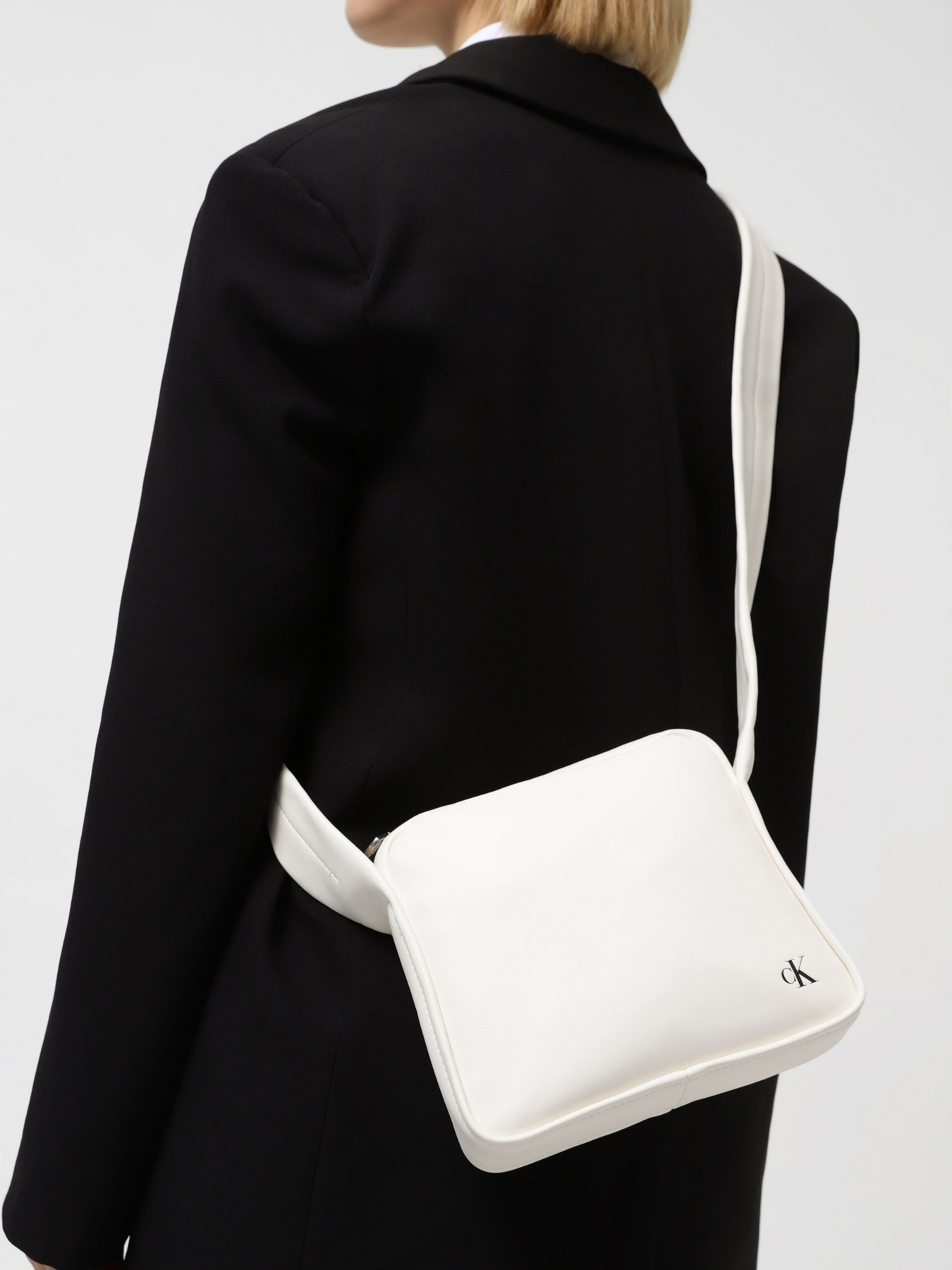 Сумки Calvin Klein модель K60K611468-YAF Фото
