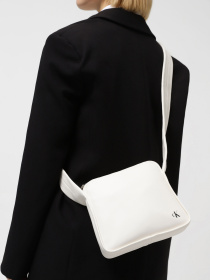 Сумки Calvin Klein модель K60K611468-YAF Фото