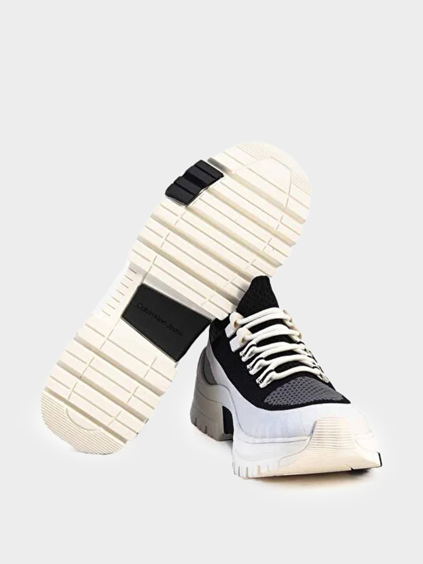 Кроссовки Calvin Klein модель YM0YM00727-01W Кроссовки Calvin Klein модель YM0YM00727-01W Фото