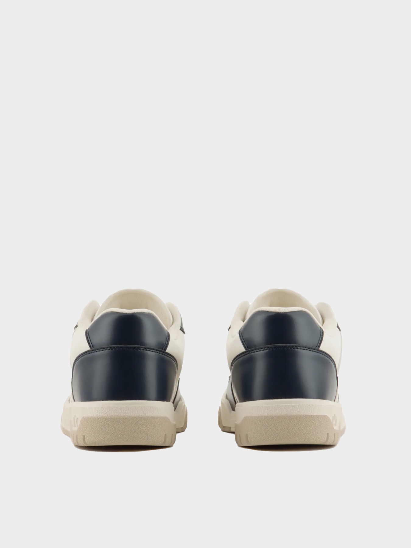 Кроссовки Armani Exchange модель XUX179-XV765-K568 Фото