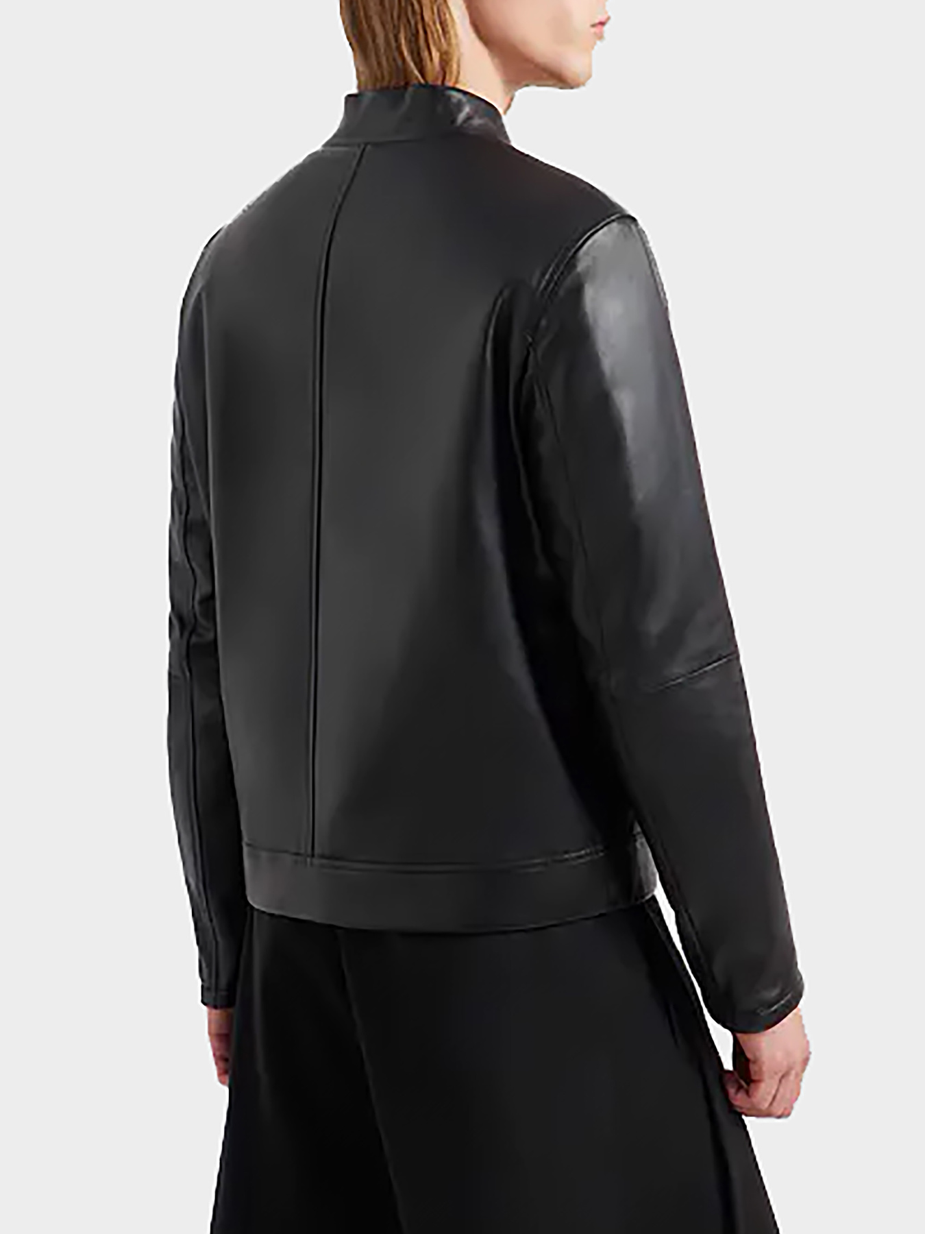 Куртки и дубленки Emporio Armani модель E31R80-F1P80-999 Куртки и дубленки Emporio Armani модель E31R80-F1P80-999 Фото
