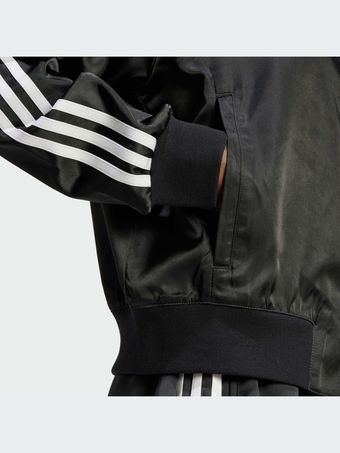 Куртки и дубленки Adidas Adicolor модель IU2533-KZ Фото