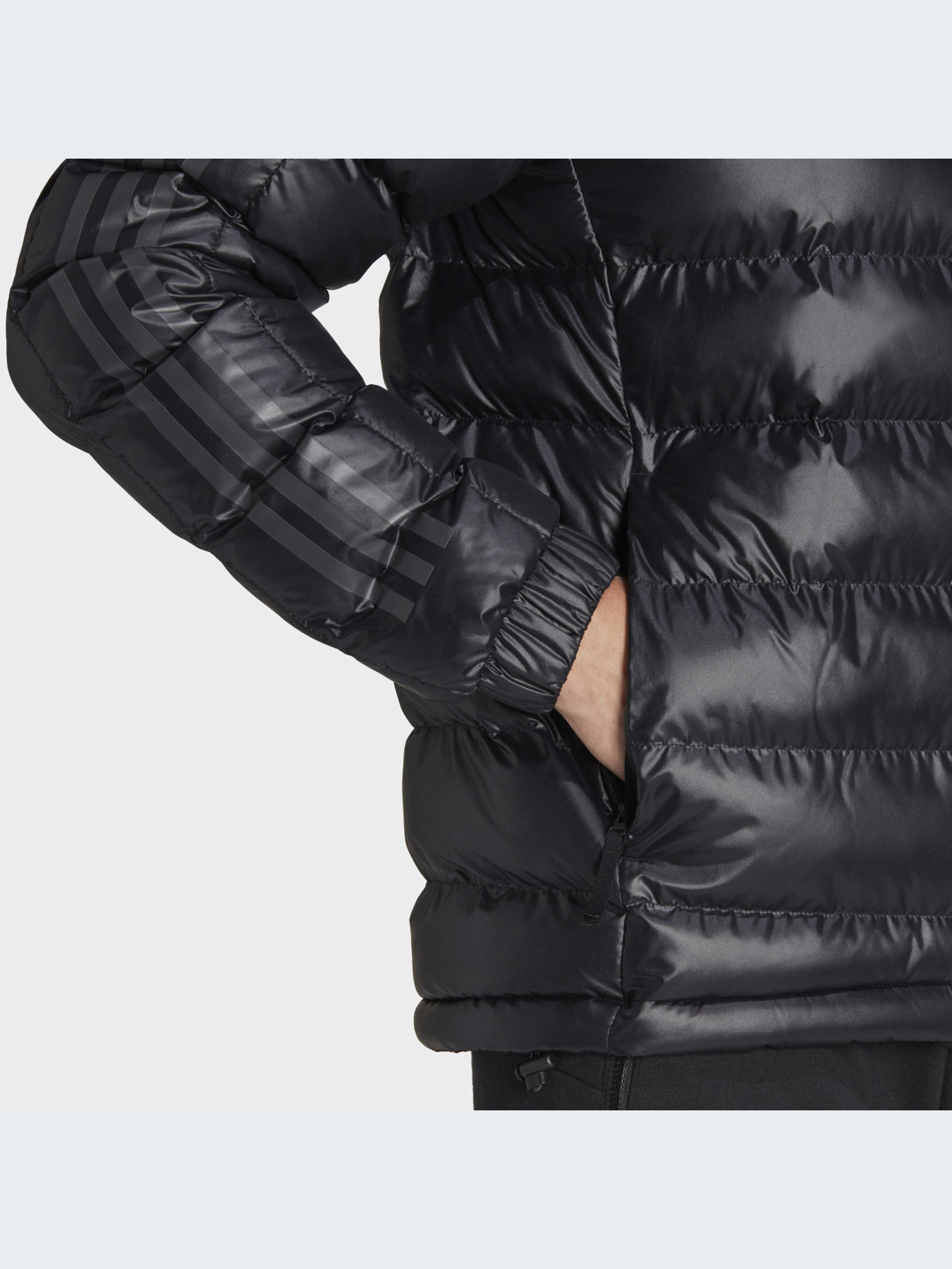 Куртки и дубленки Adidas модель HK6669-KZ Фото