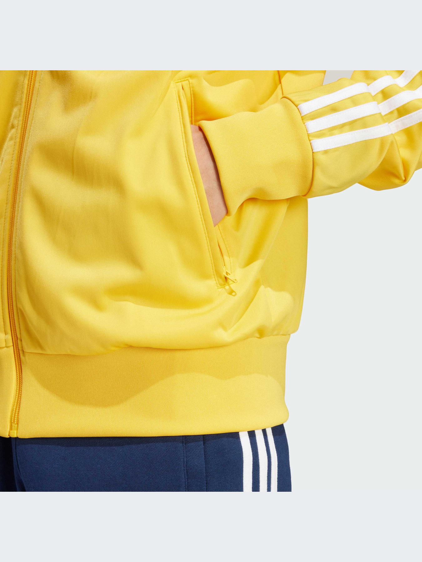 Худи и свитшоты Adidas модель IR9891-KZ Худи и свитшоты Adidas модель IR9891-KZ Фото