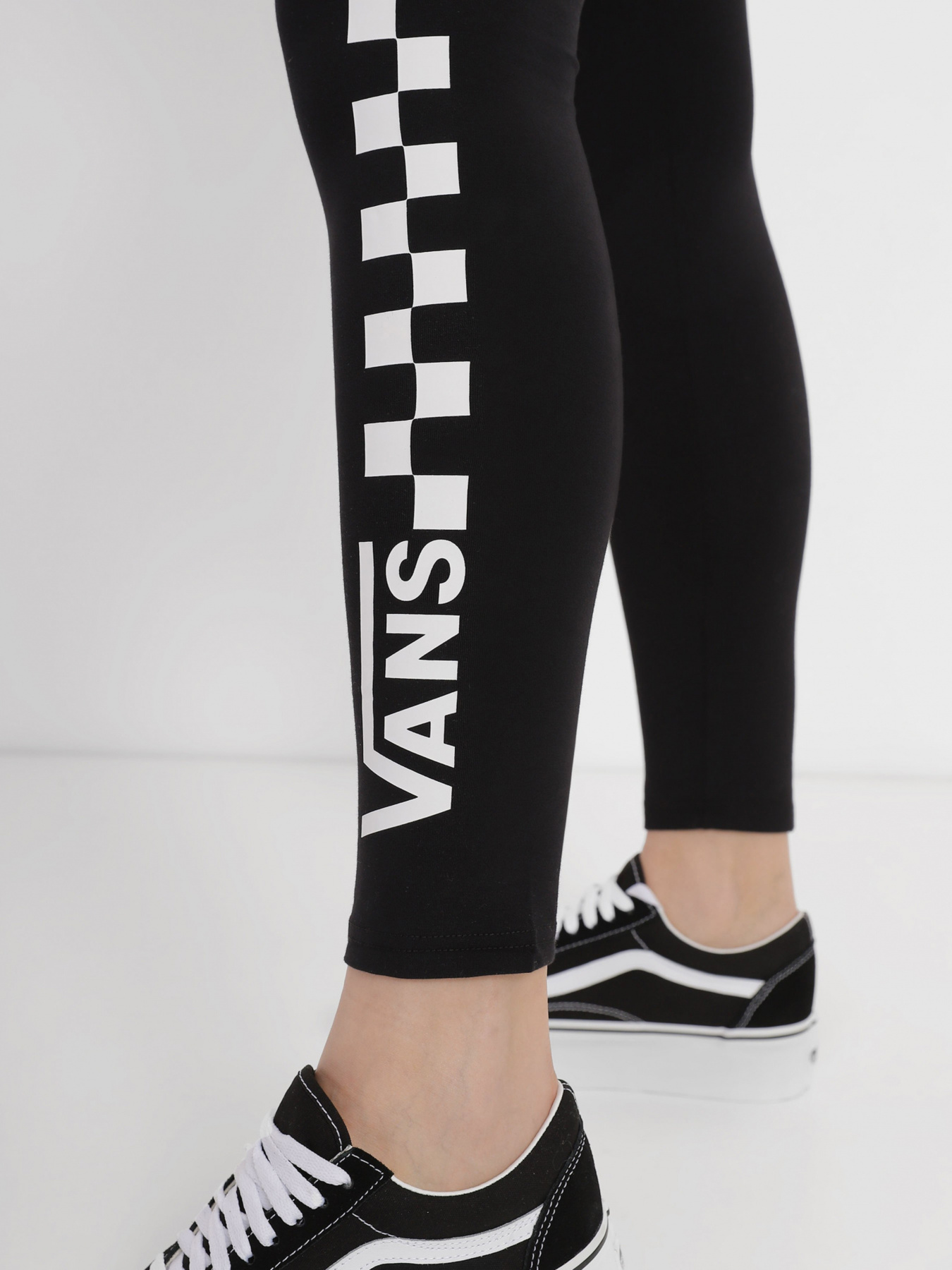 Брюки Vans модель VN0A4S9WBLK1 Фото