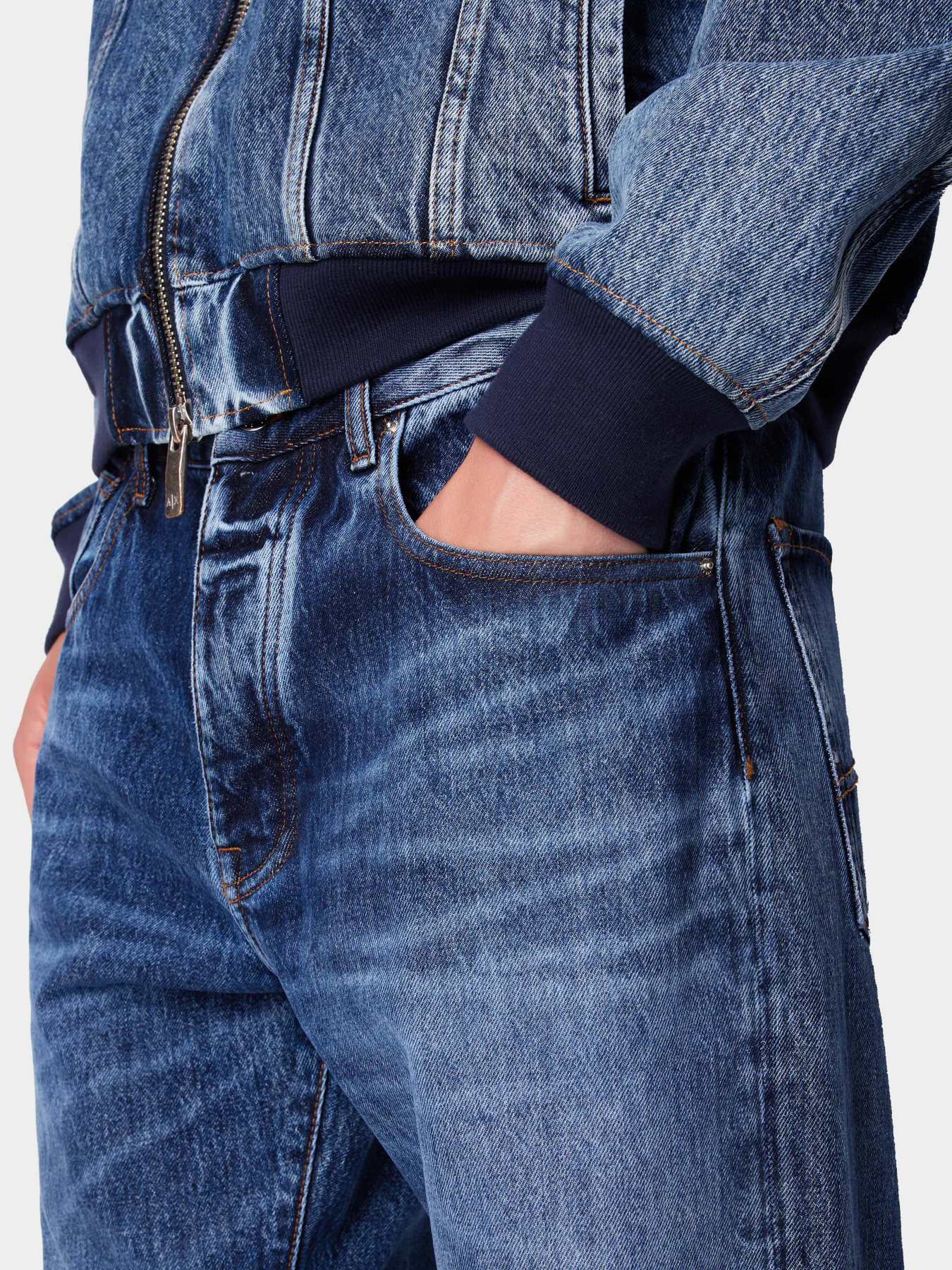 Джинсы Armani Exchange модель 3DZJ82-Z1Y4Z-1500 Фото