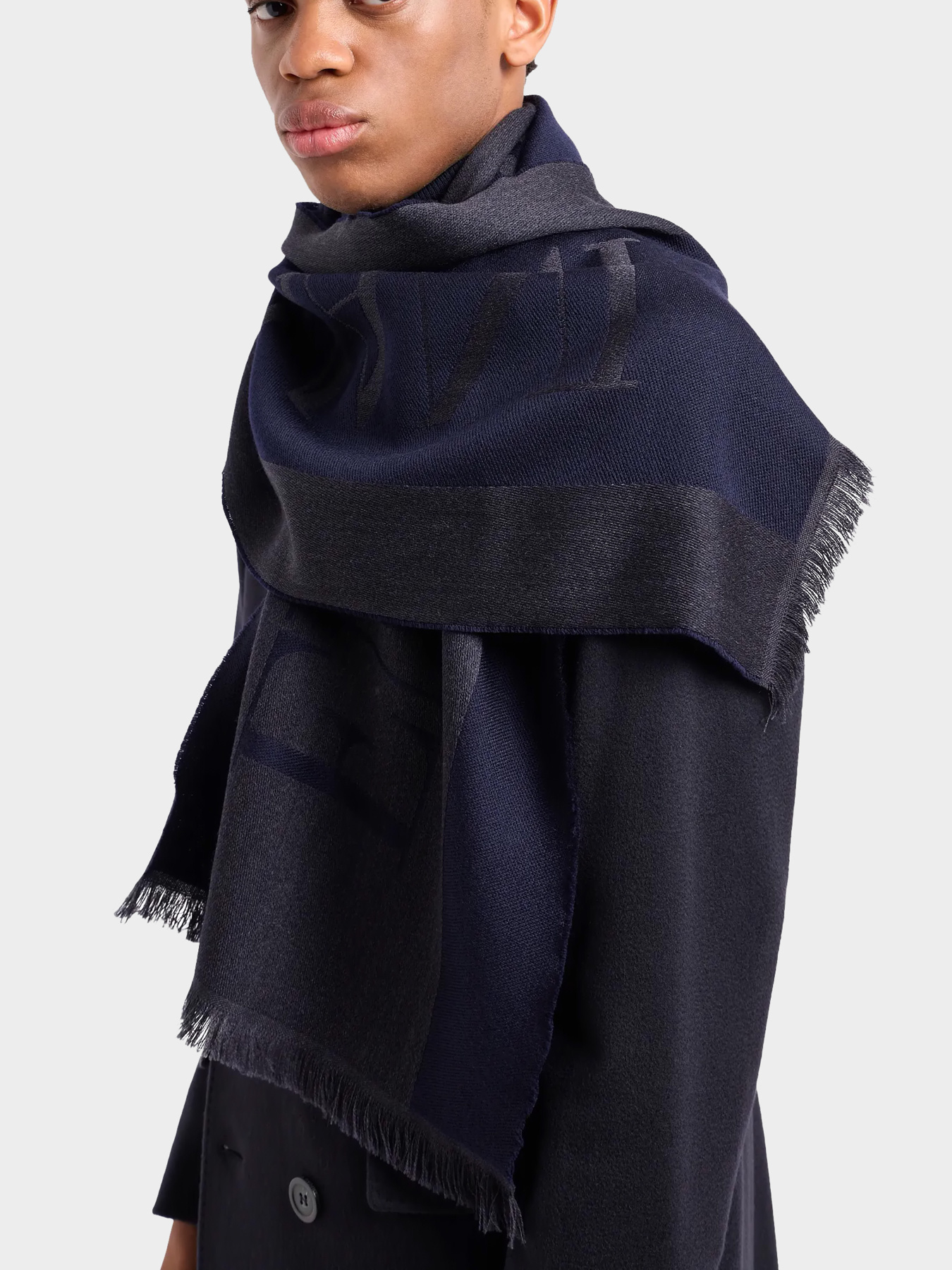Шарфы и платки Emporio Armani модель 625007-CC307-15035 Фото