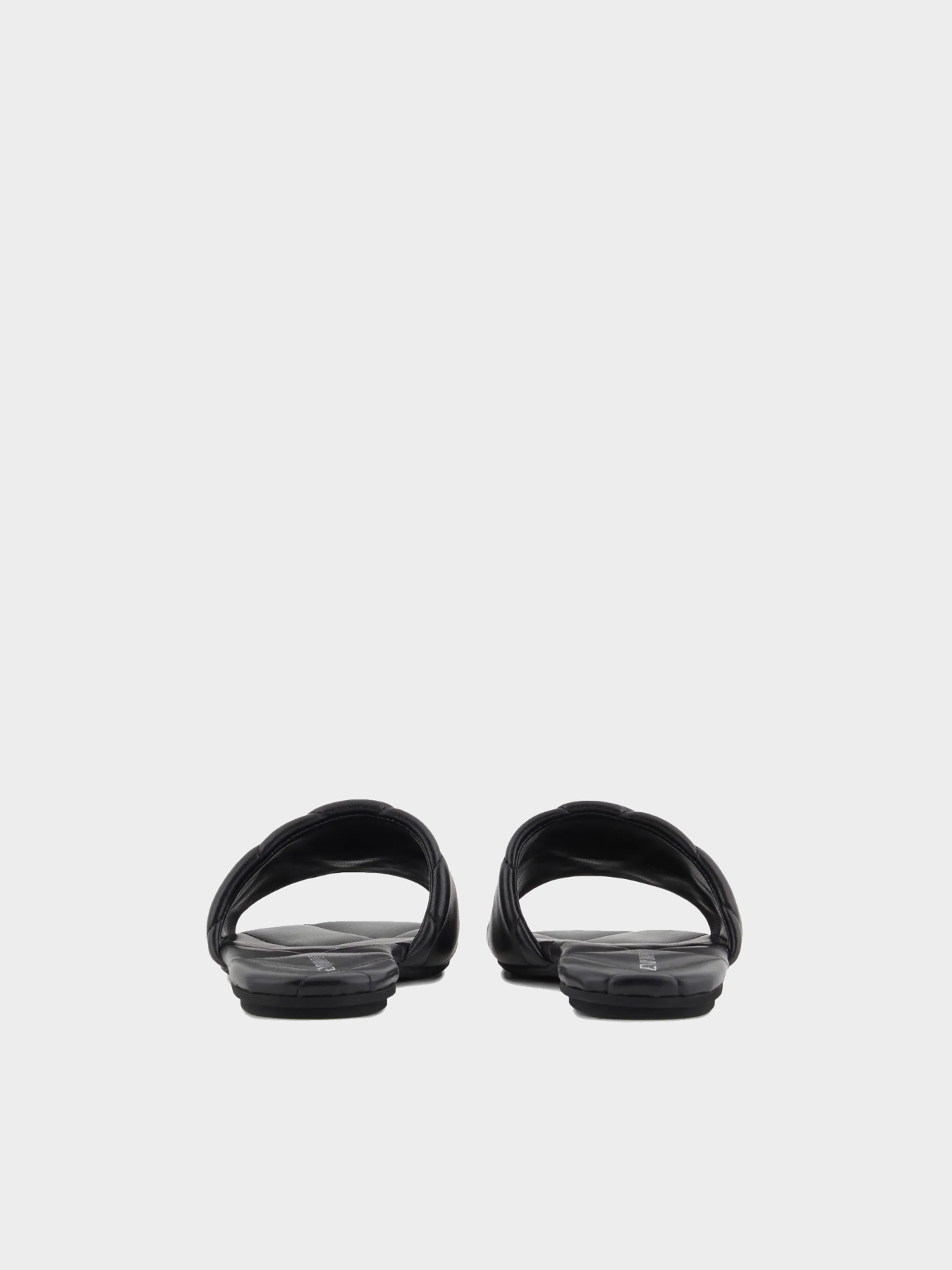 Шлёпанцы Emporio Armani модель X3P826-XF770-00002 Фото
