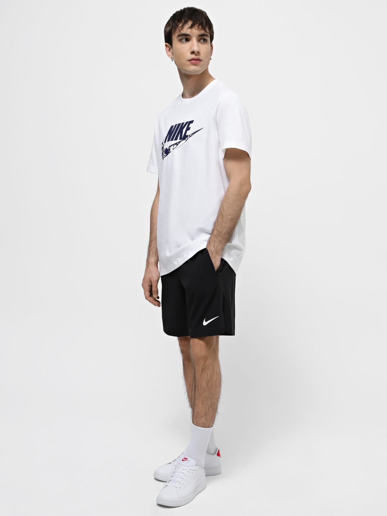 Шорты NIKE модель DM5950-010 Фото