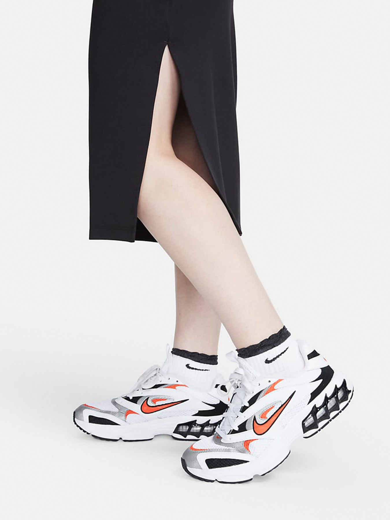 Платья NIKE модель DV7878-010 Фото