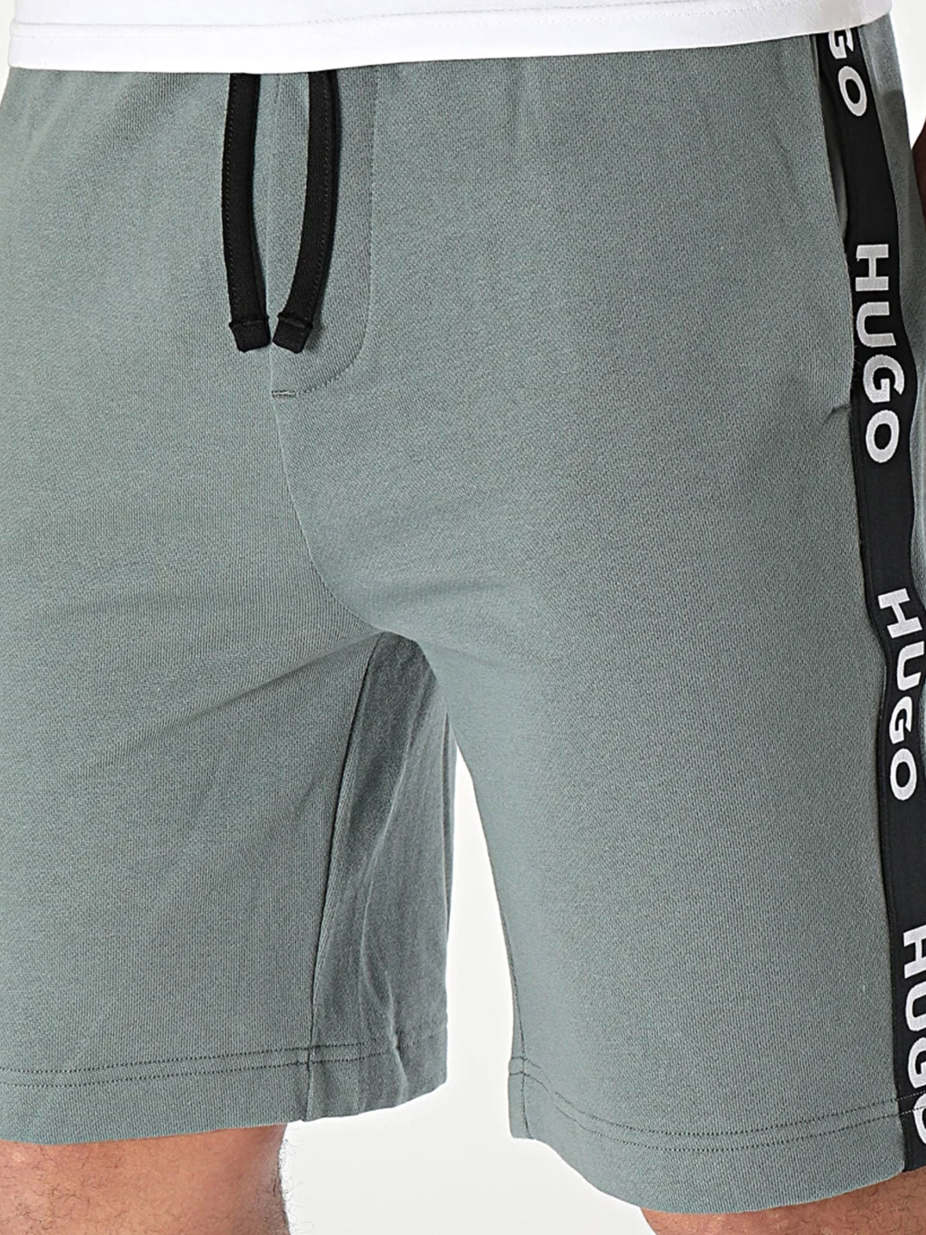 Шорты HUGO модель 50496996-307 Фото