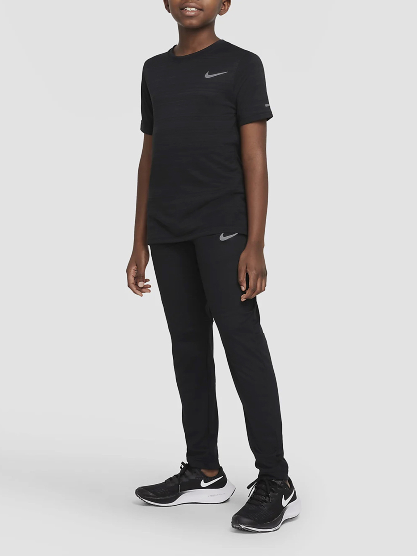 Брюки NIKE модель DM8546-010 Фото