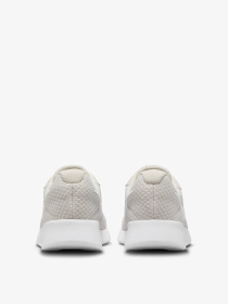 Кроссовки NIKE модель DJ6257-106 Фото