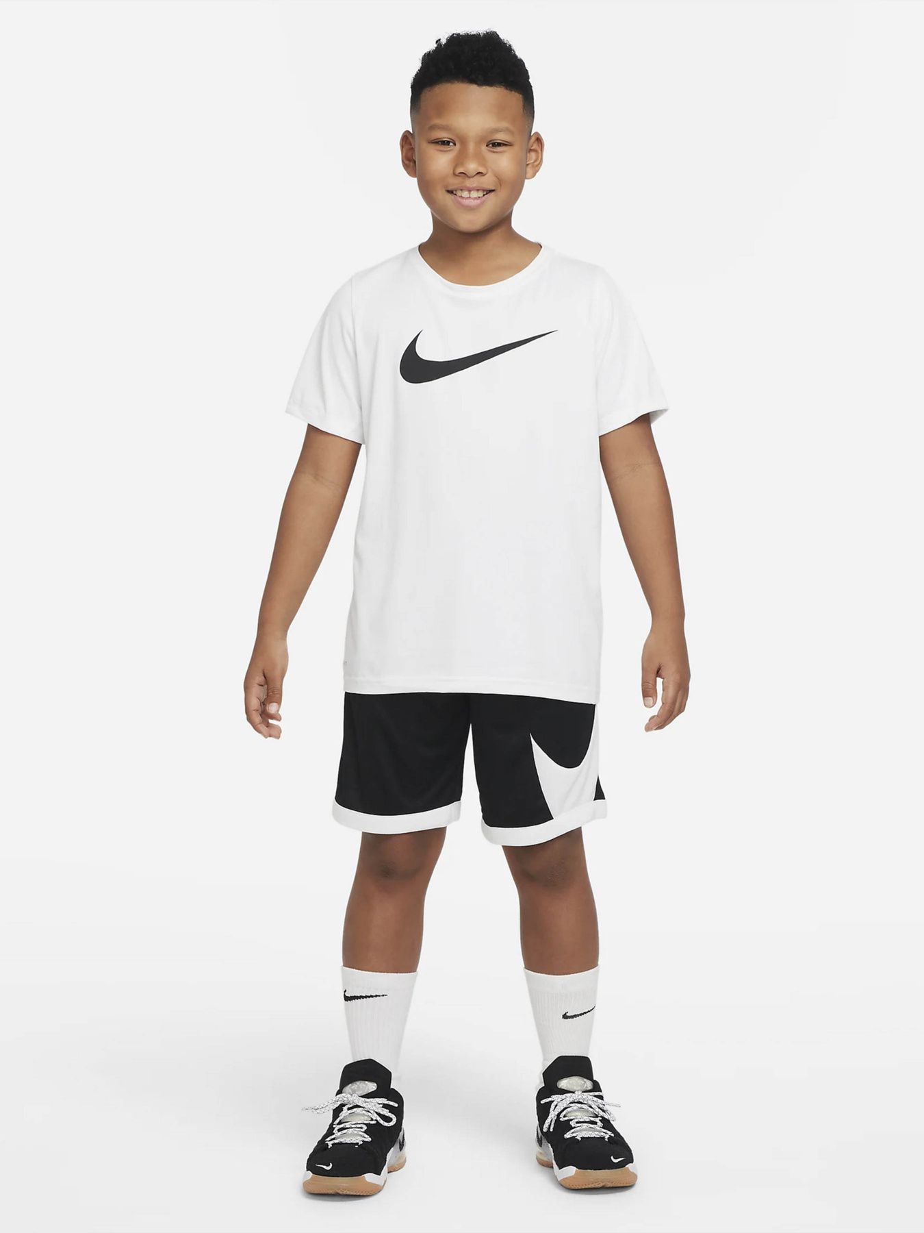 Шорты NIKE модель DM8186-010 Фото